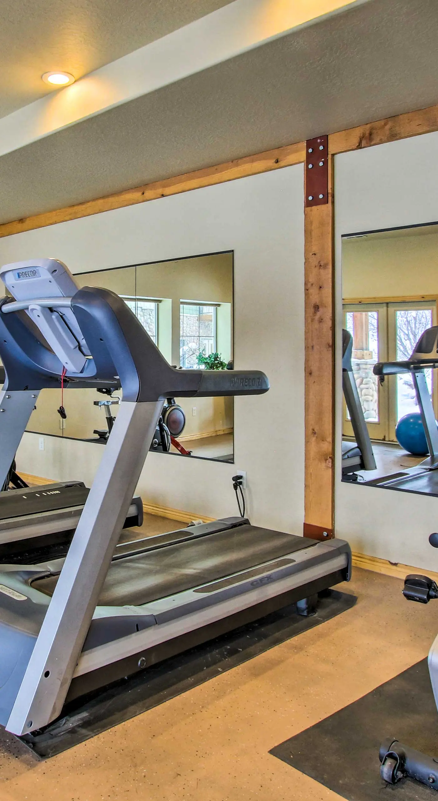 Cozy Eden Condo w/ Mtn Views in Wolf Creek Resort!