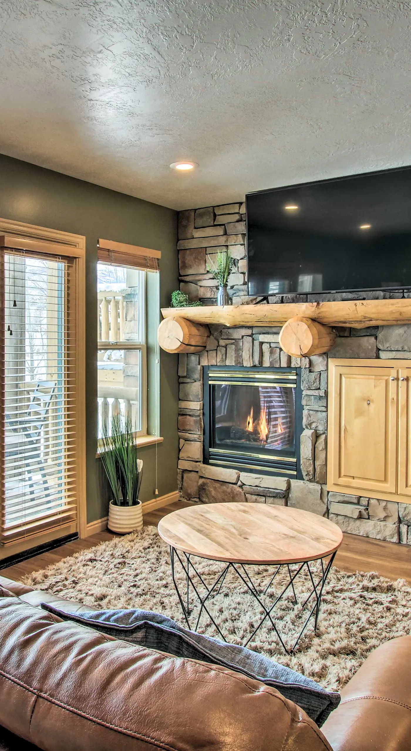 Cozy Eden Condo w/ Mtn Views in Wolf Creek Resort!