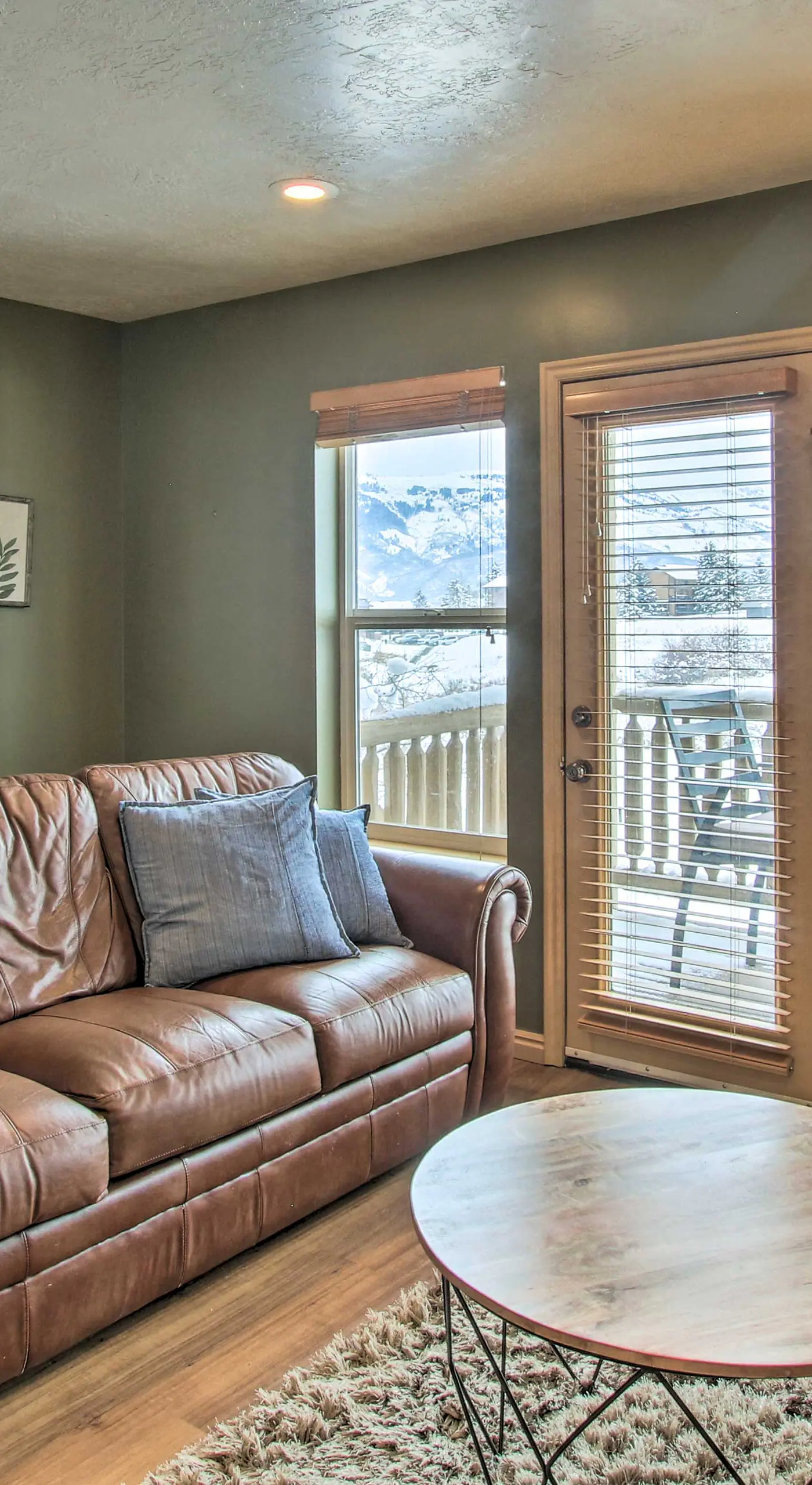 Cozy Eden Condo w/ Mtn Views in Wolf Creek Resort!