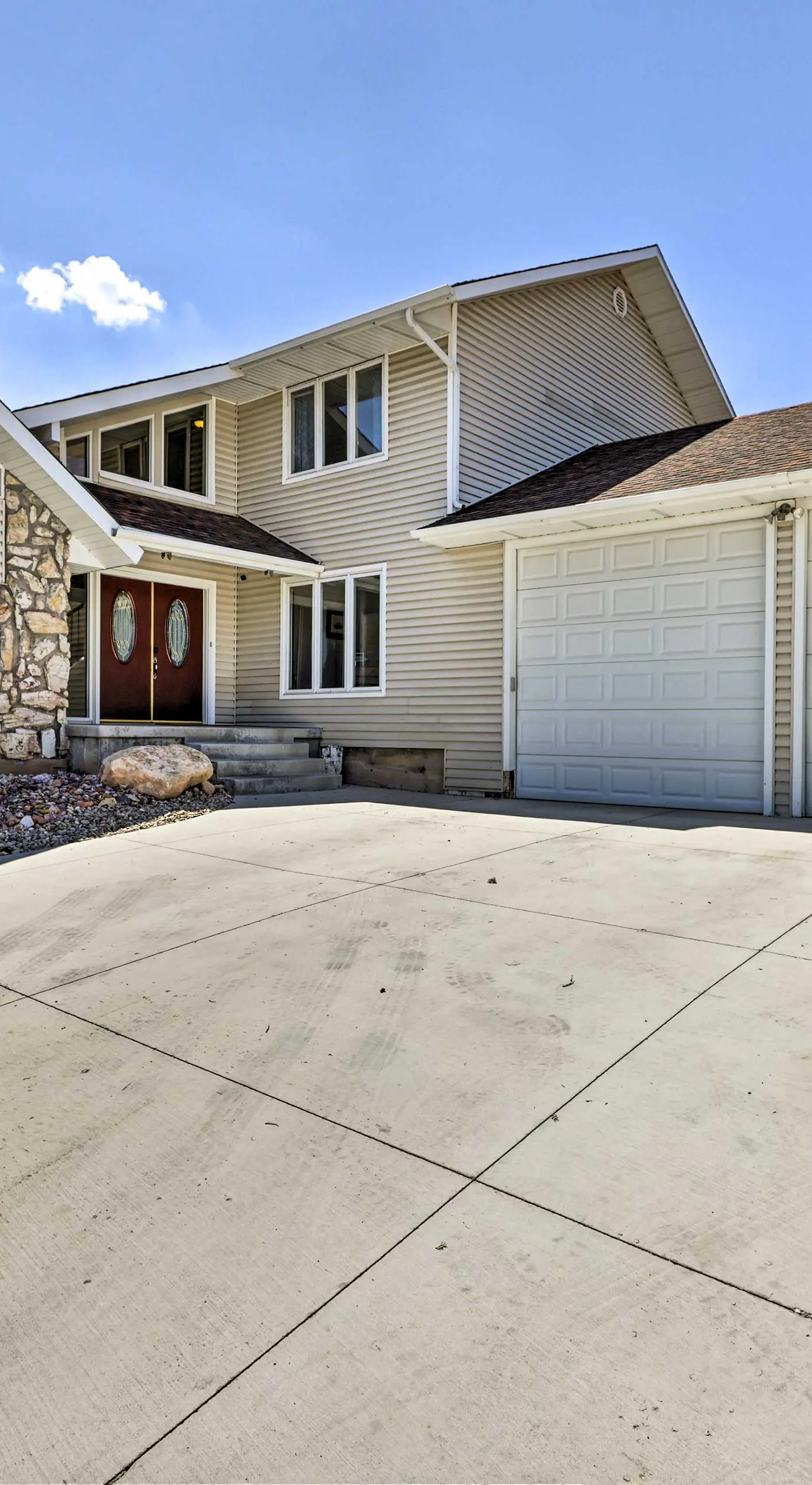 Arcade Games & Great Location! 7BR Cedar City Home