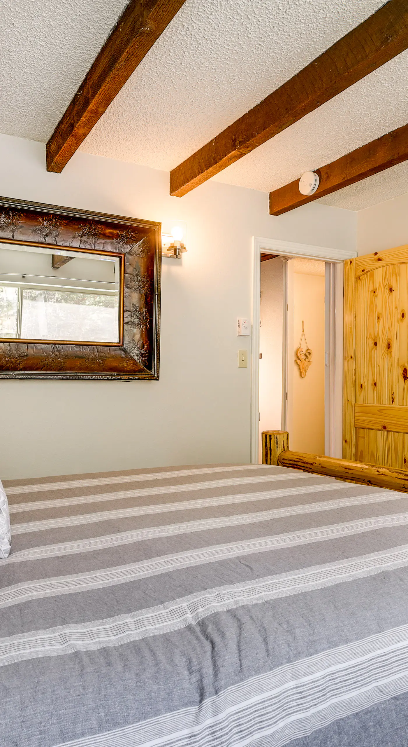 Townhome w/ Mtn View - Walk to Brian Head Lifts!