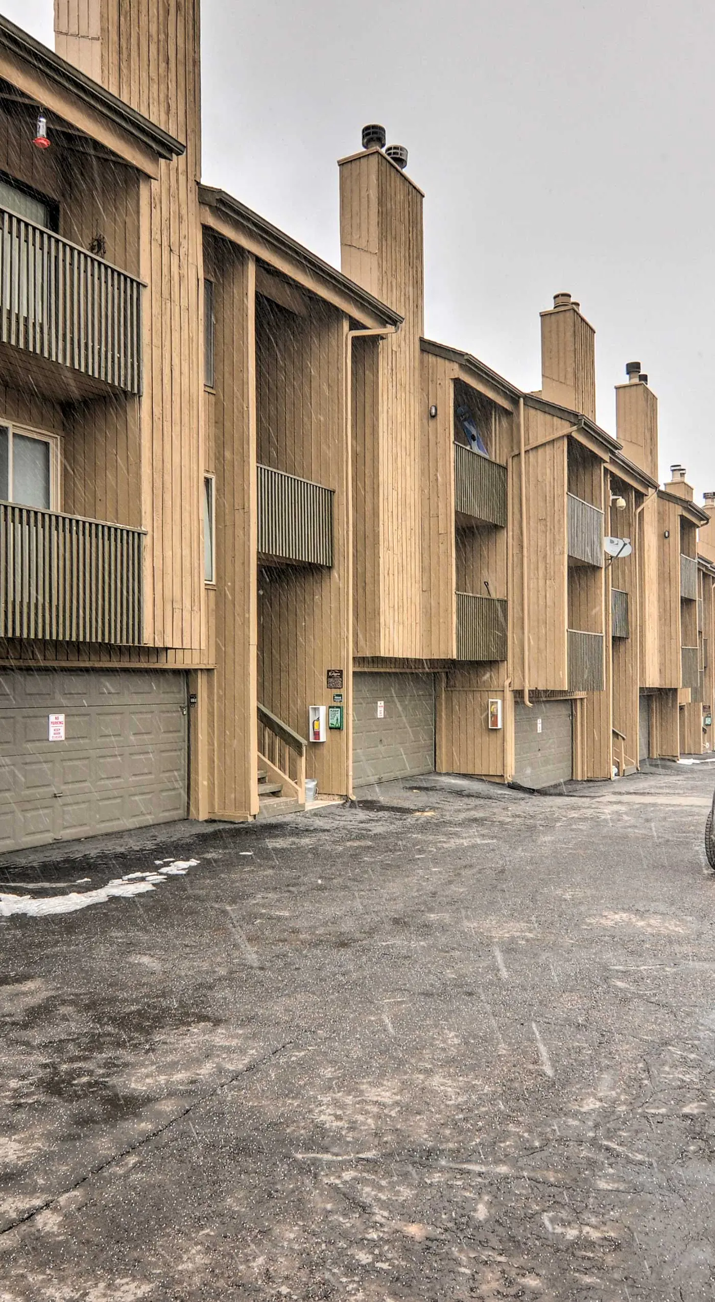 Townhome w/ Mtn View - Walk to Brian Head Lifts!