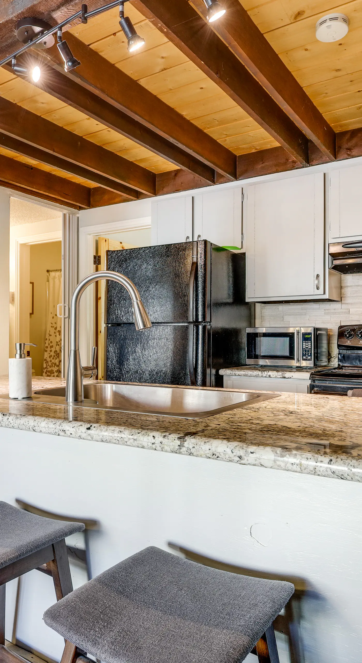 Townhome w/ Mtn View - Walk to Brian Head Lifts!