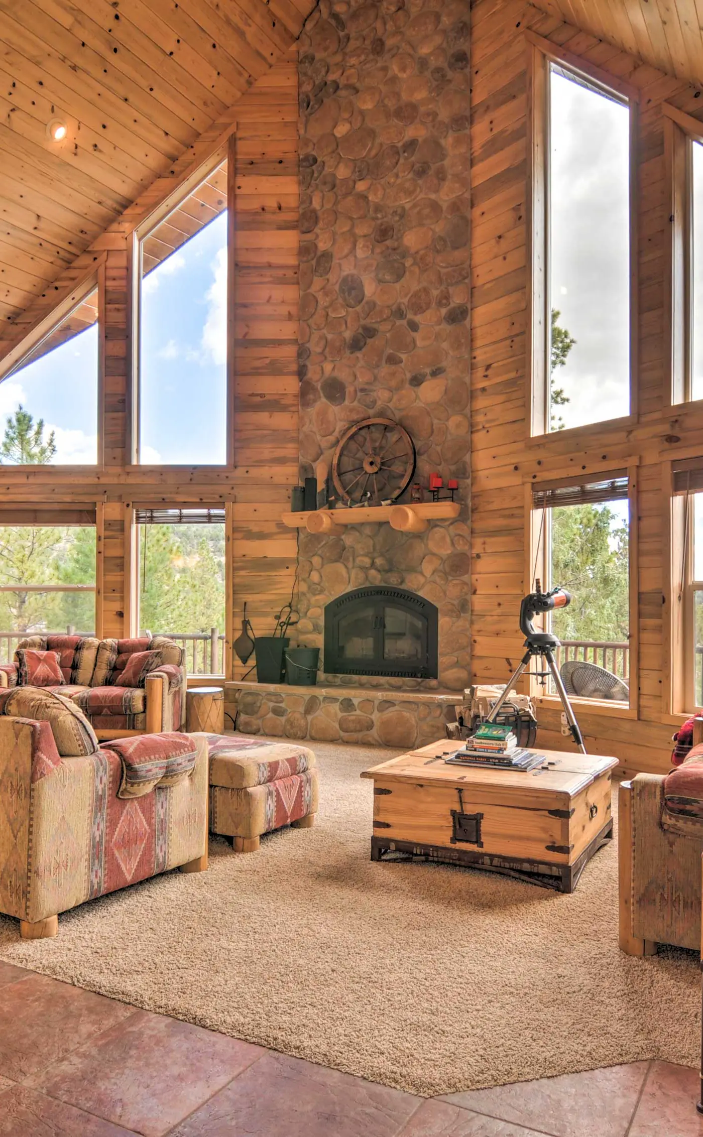 Gorgeous Alton Cabin w/ Deck + Mountain Views