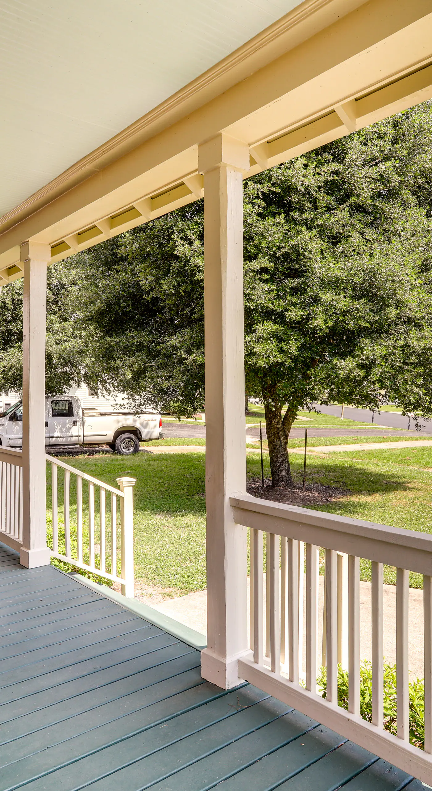 Large Yard: 'Pascagoula Peach' Home in Baton Rouge
