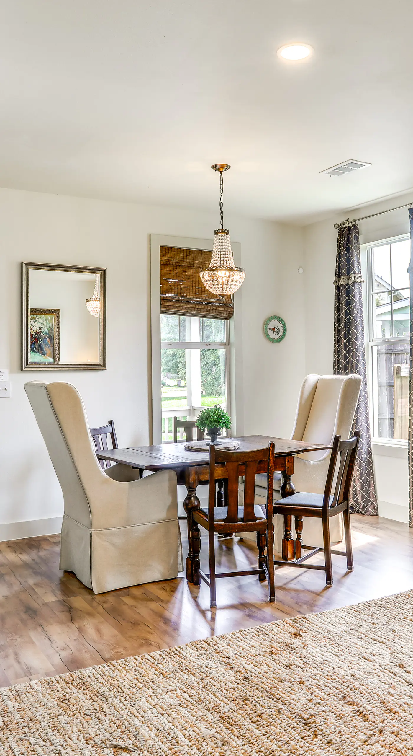 Large Yard: 'Pascagoula Peach' Home in Baton Rouge