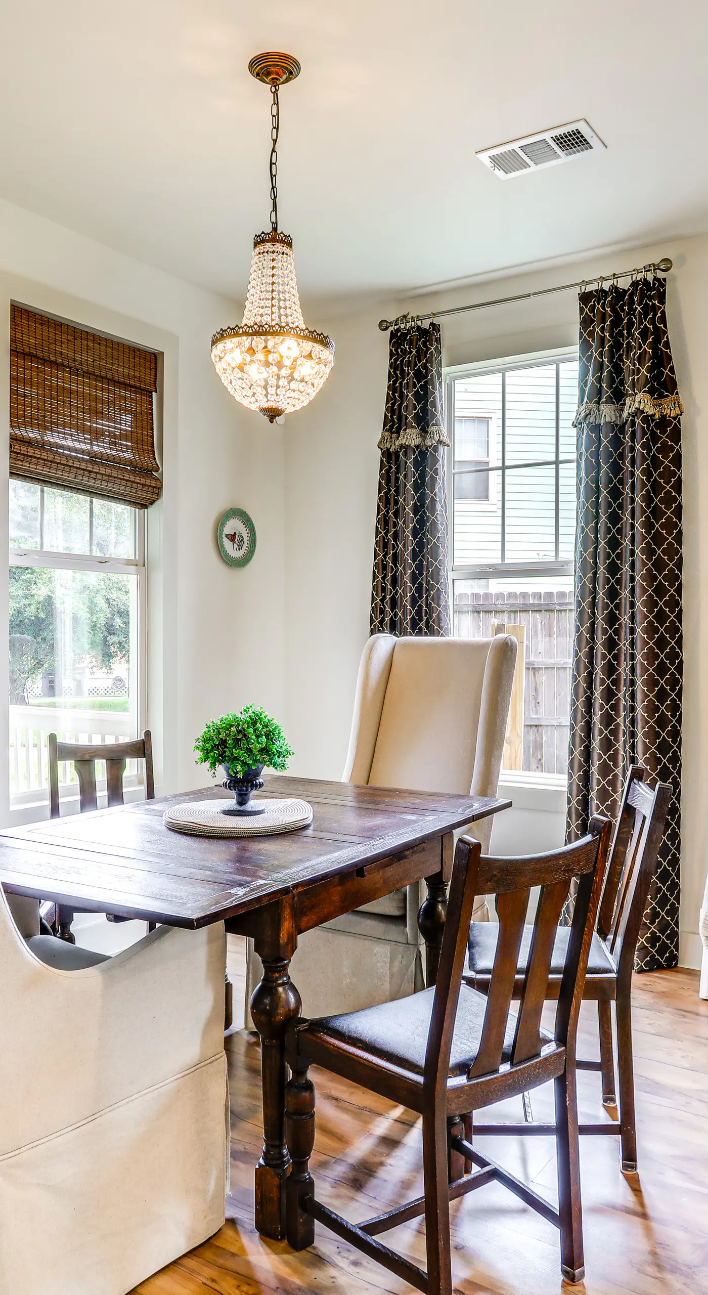 Large Yard: 'Pascagoula Peach' Home in Baton Rouge