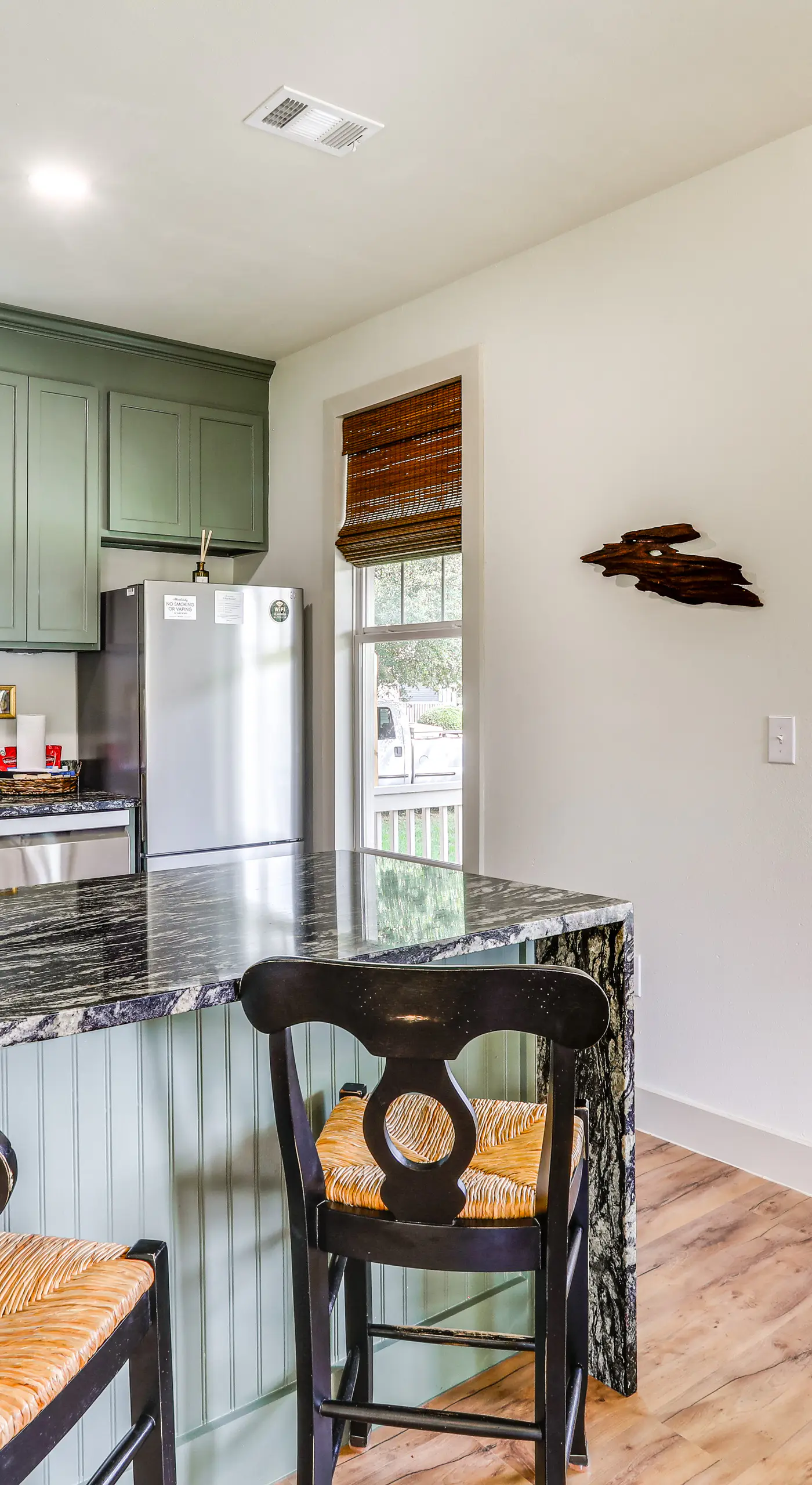 Large Yard: 'Pascagoula Peach' Home in Baton Rouge