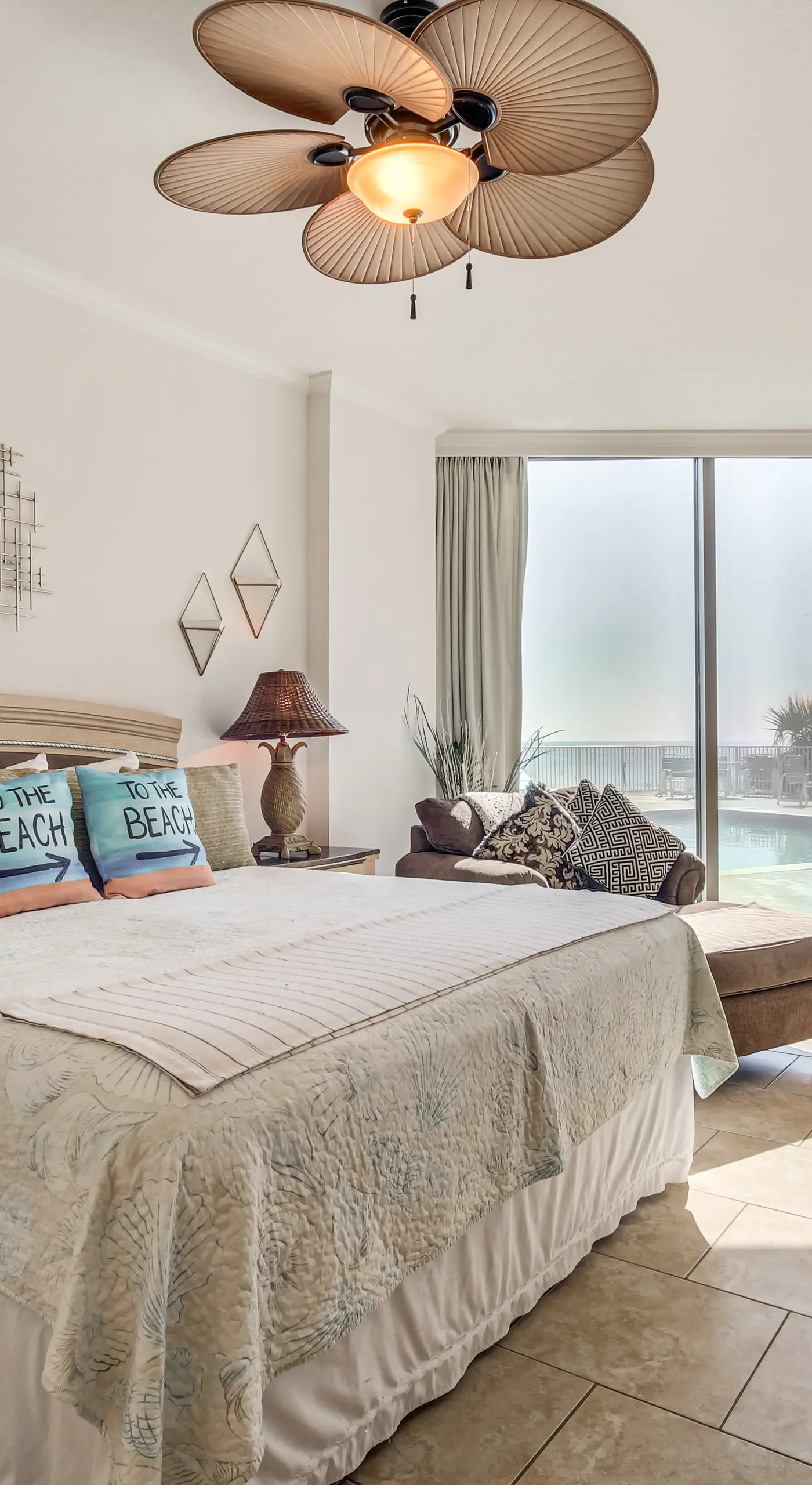 Beachfront Condo w/ Pool Access in Biloxi!