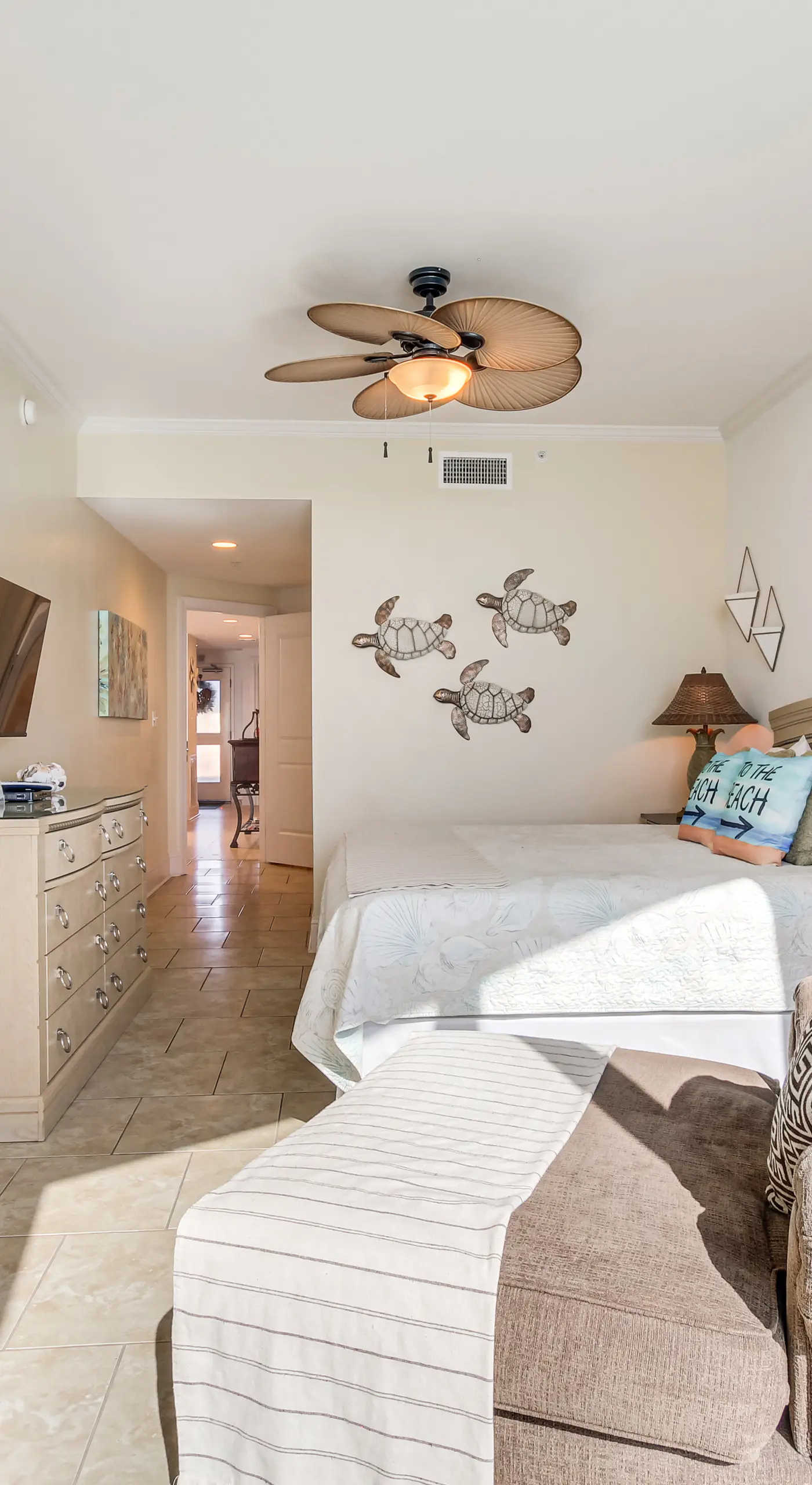 Beachfront Condo w/ Pool Access in Biloxi!