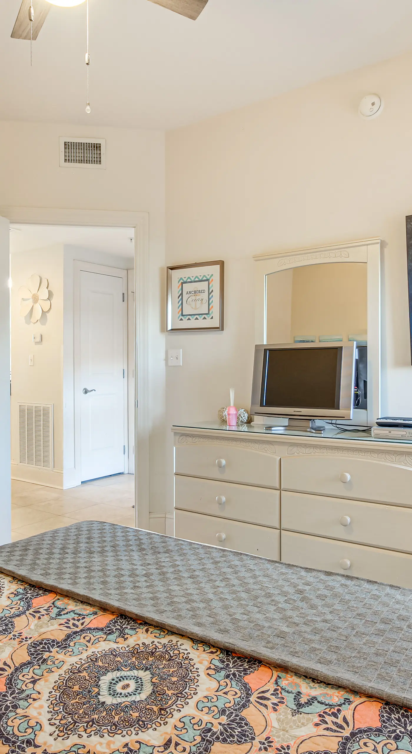 Beachfront Condo w/ Pool Access in Biloxi!