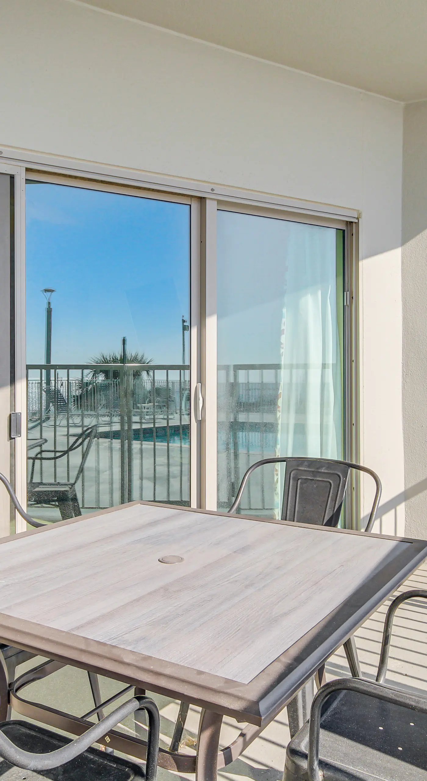 Beachfront Condo w/ Pool Access in Biloxi!