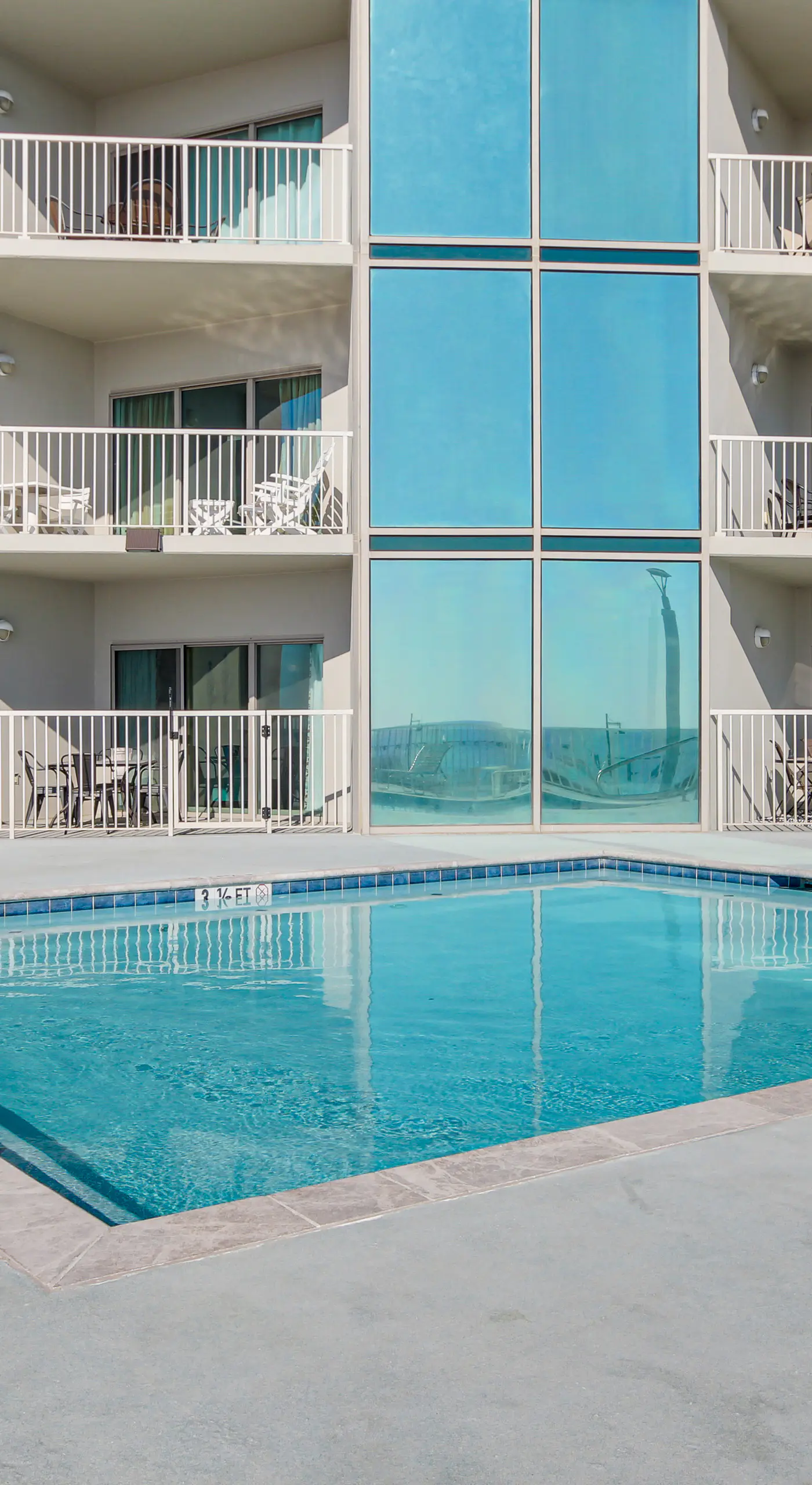 Beachfront Condo w/ Pool Access in Biloxi!