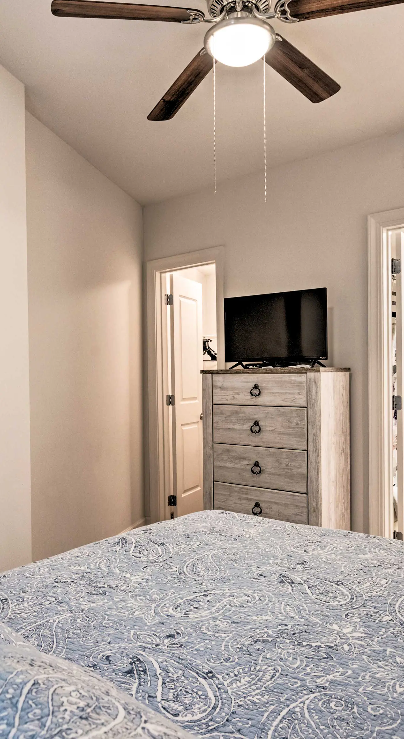Sunny Beachfront Biloxi Condo w/ Resort Amenities!