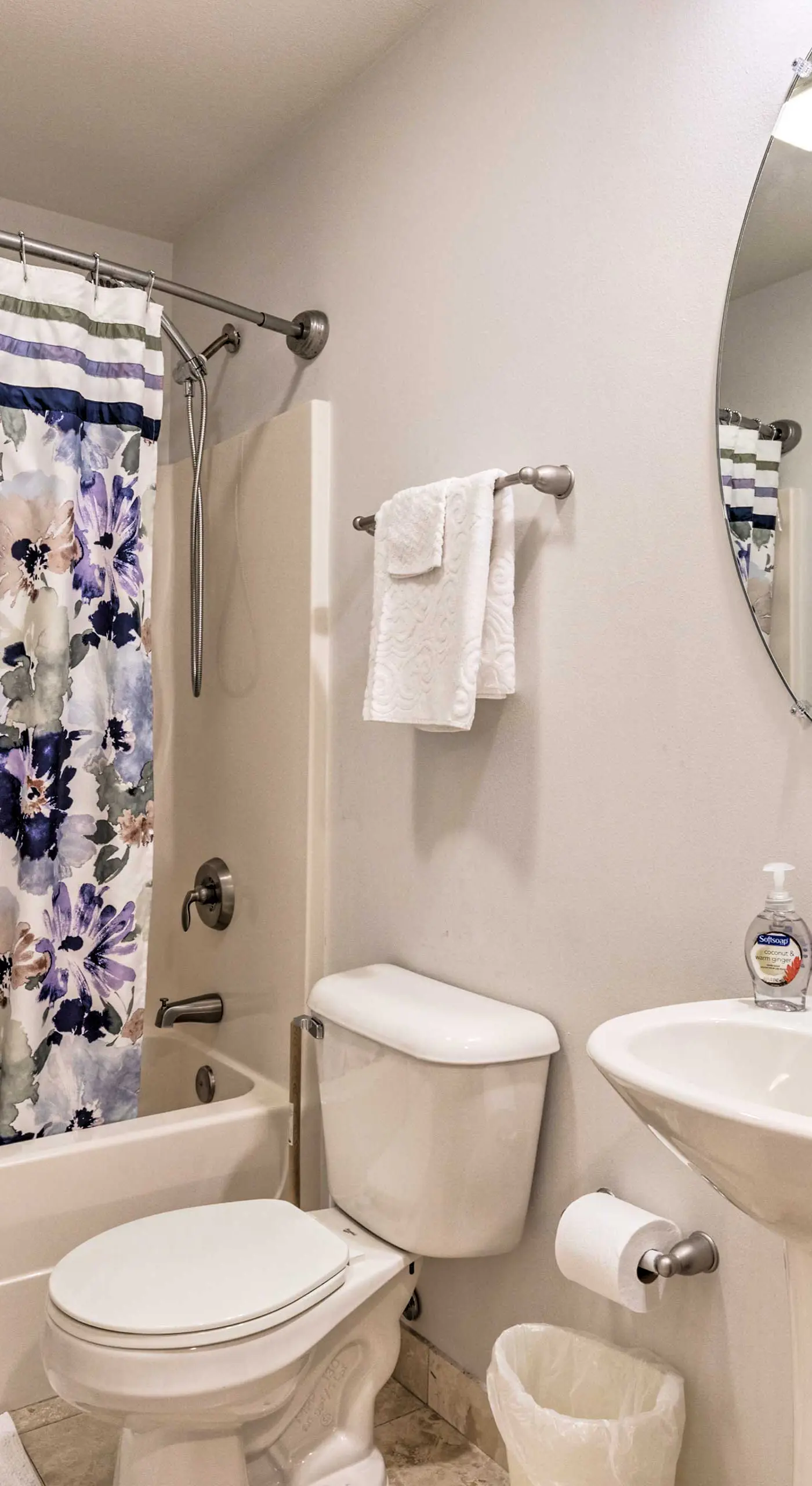 Sunny Beachfront Biloxi Condo w/ Resort Amenities!