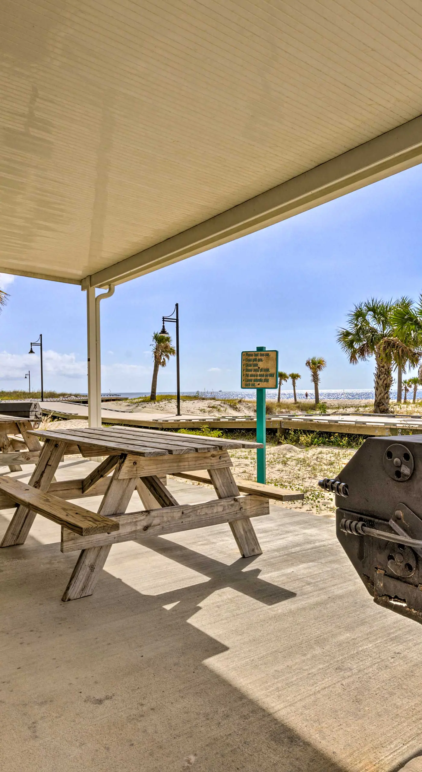 Sunny Beachfront Biloxi Condo w/ Resort Amenities!