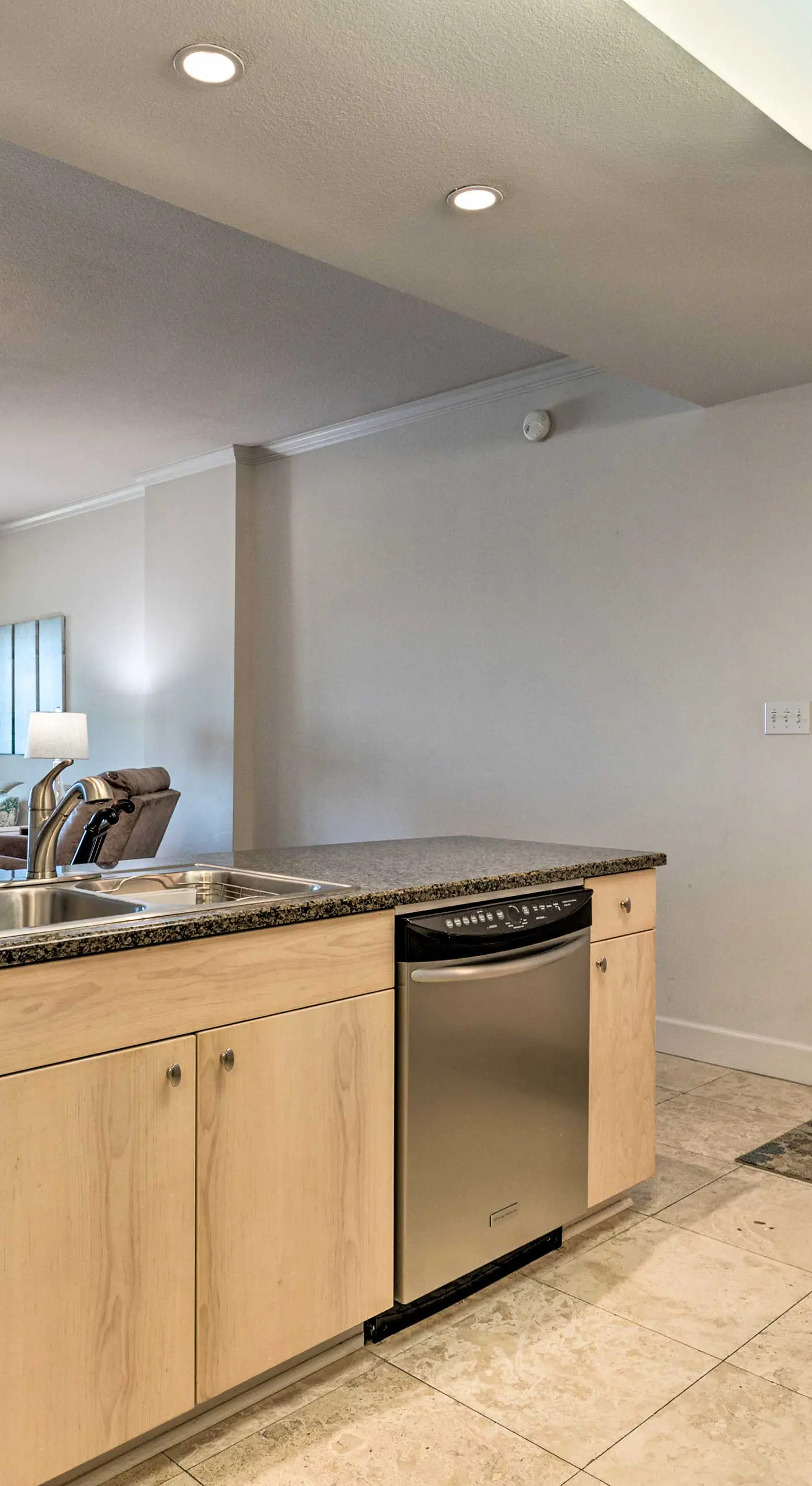 Sunny Beachfront Biloxi Condo w/ Resort Amenities!