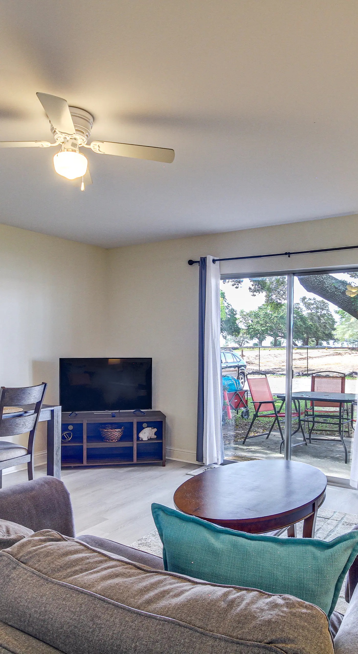 Airy Biloxi Condo w/ Patio: Walk to Beach!