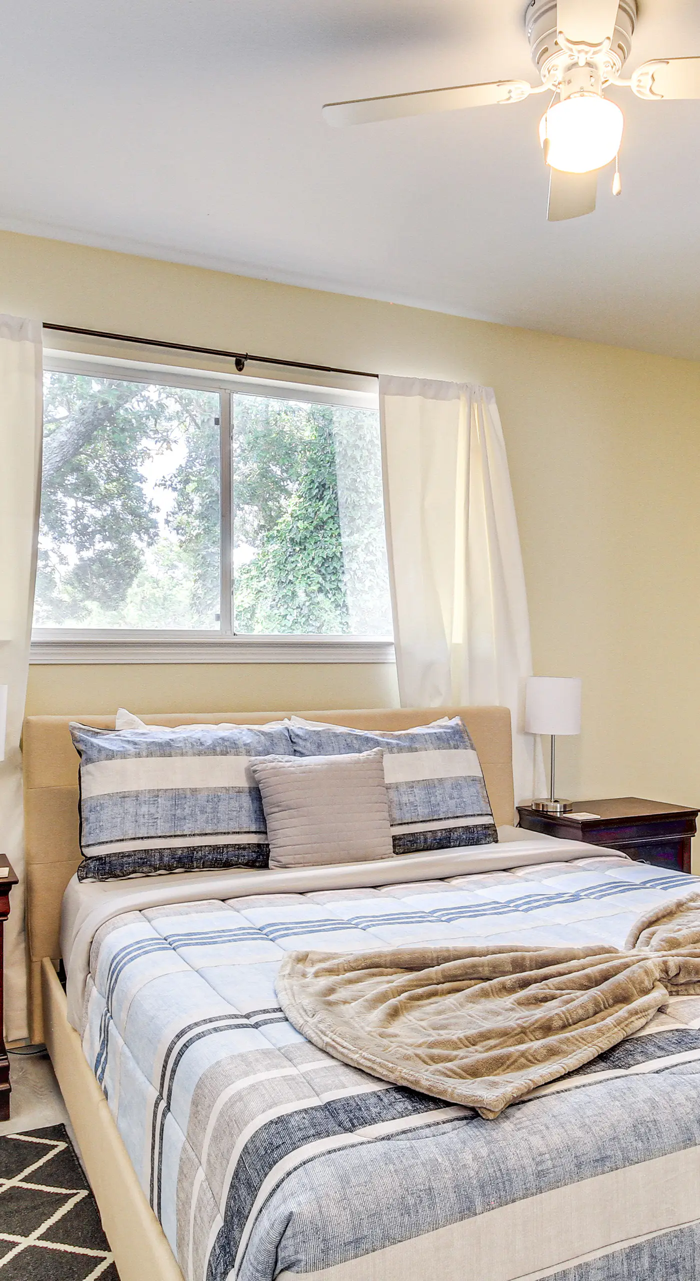 Airy Biloxi Condo w/ Patio: Walk to Beach!