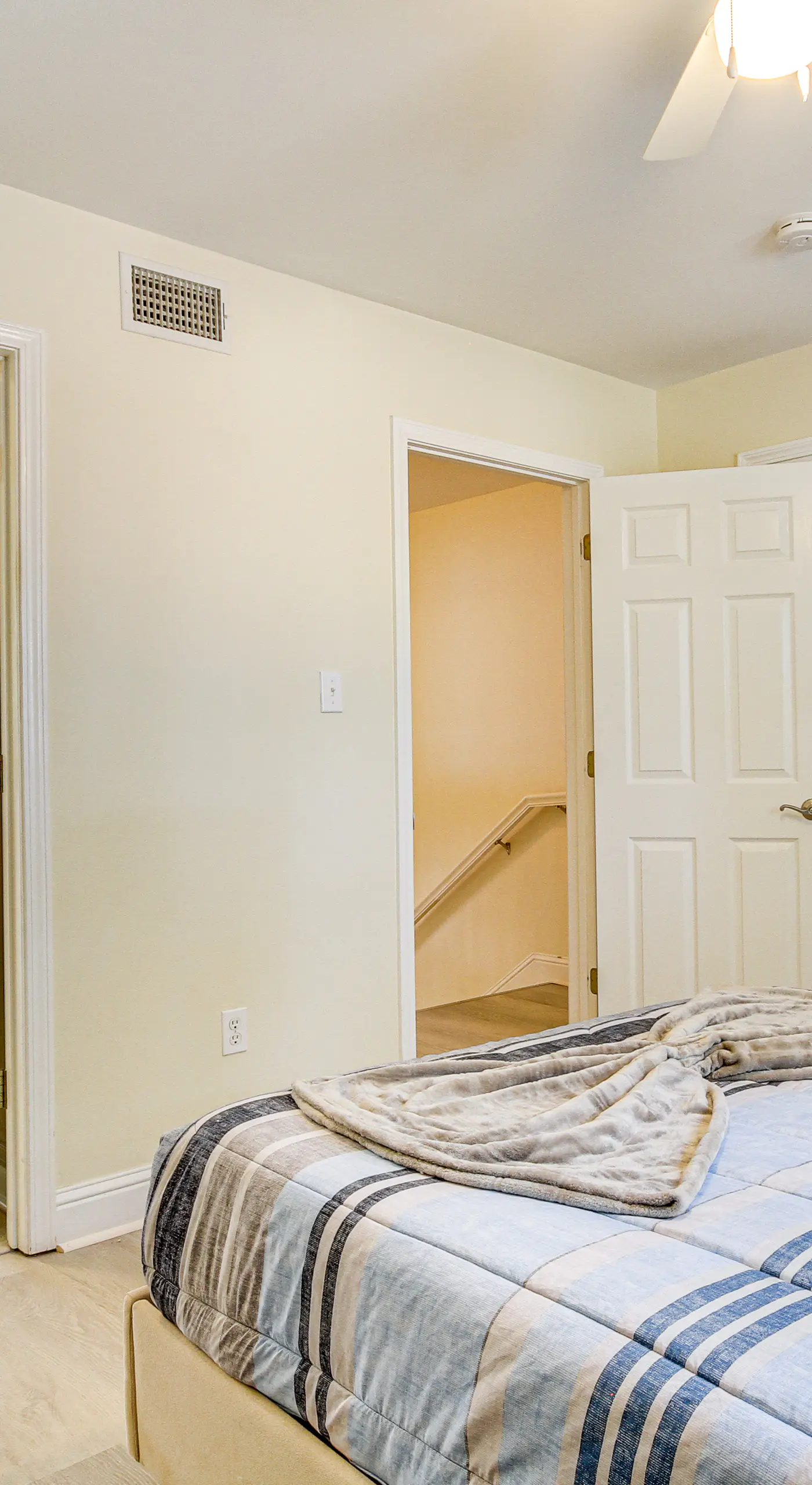 Airy Biloxi Condo w/ Patio: Walk to Beach!
