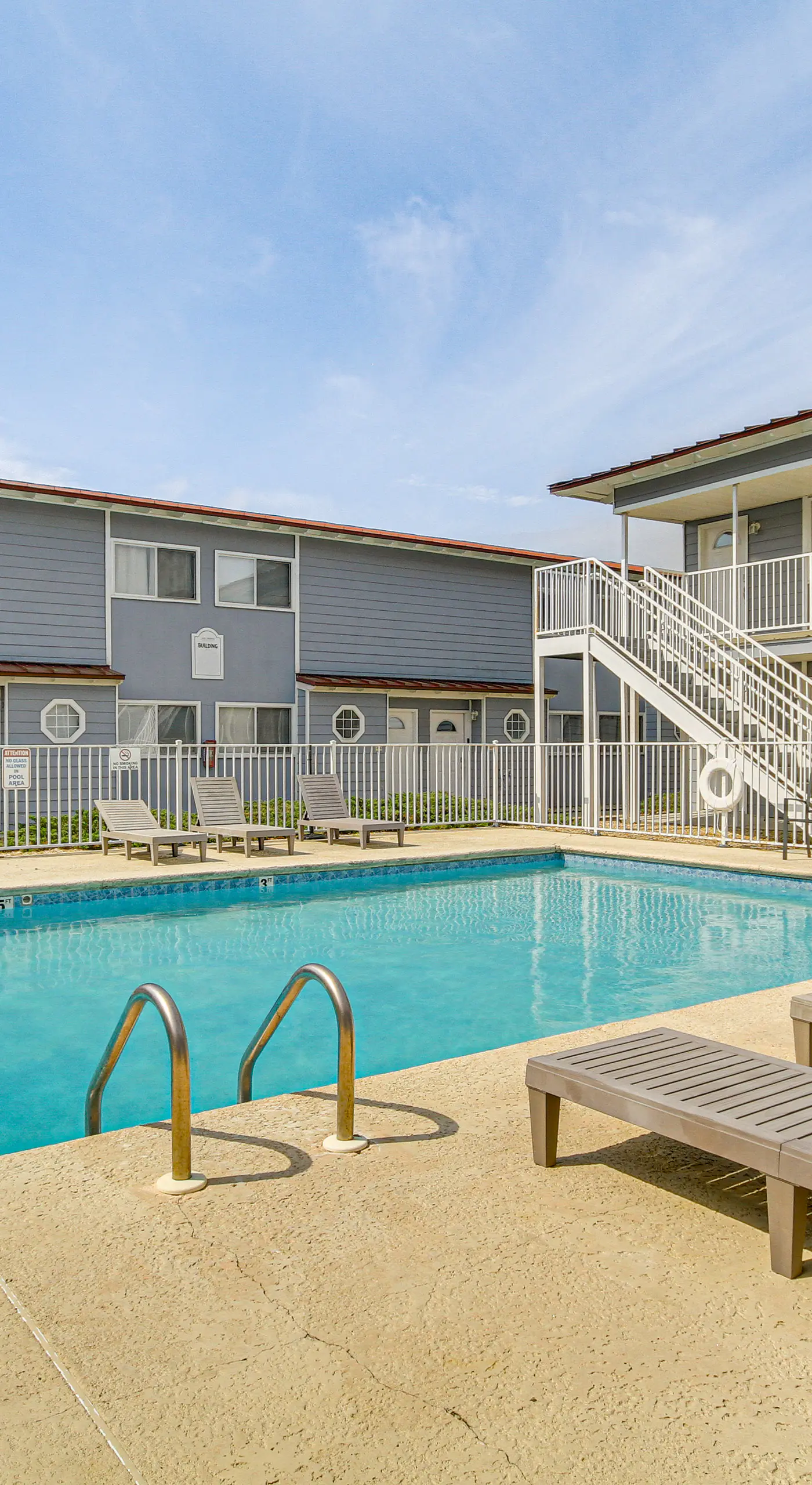 Airy Biloxi Condo w/ Patio: Walk to Beach!