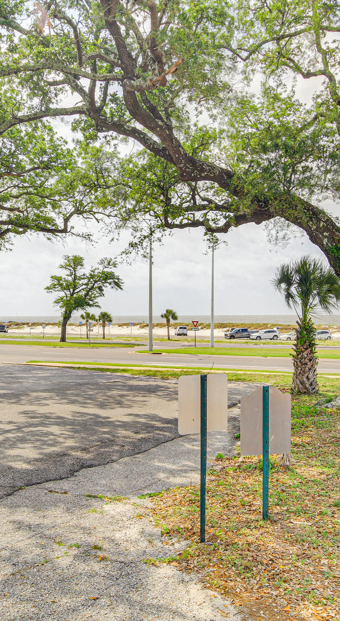 Airy Biloxi Condo w/ Patio: Walk to Beach!