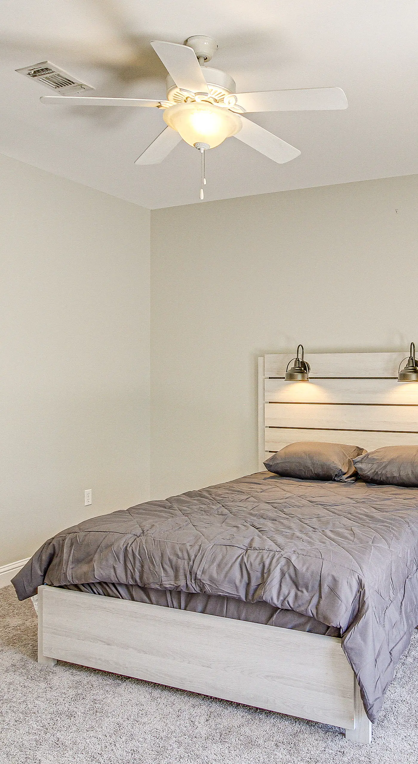 Bright Biloxi Condo: Walk to the Beach!