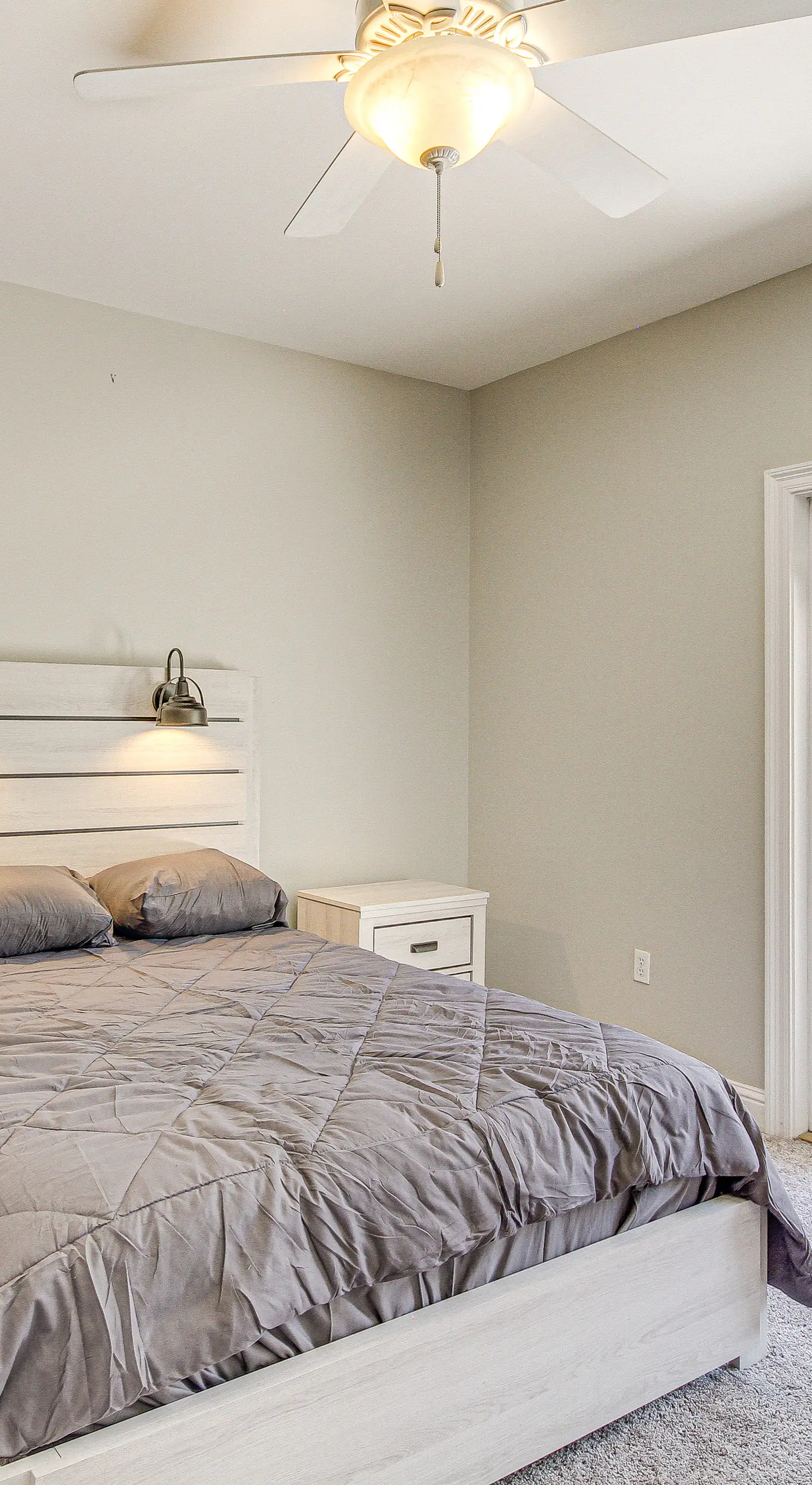 Bright Biloxi Condo: Walk to the Beach!