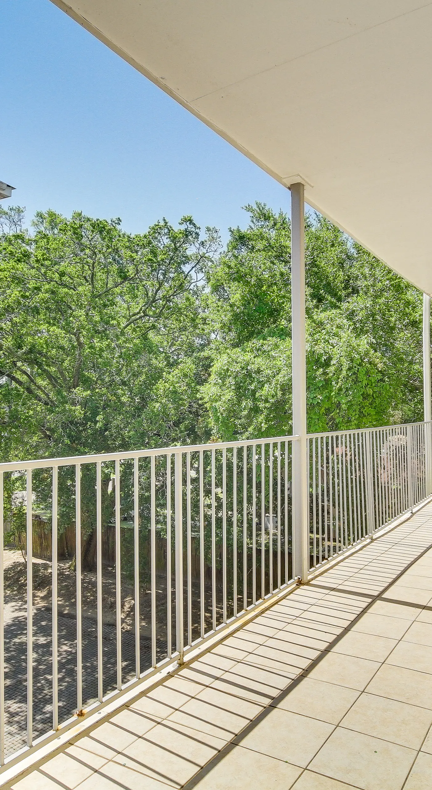 Bright Biloxi Condo: Walk to the Beach!