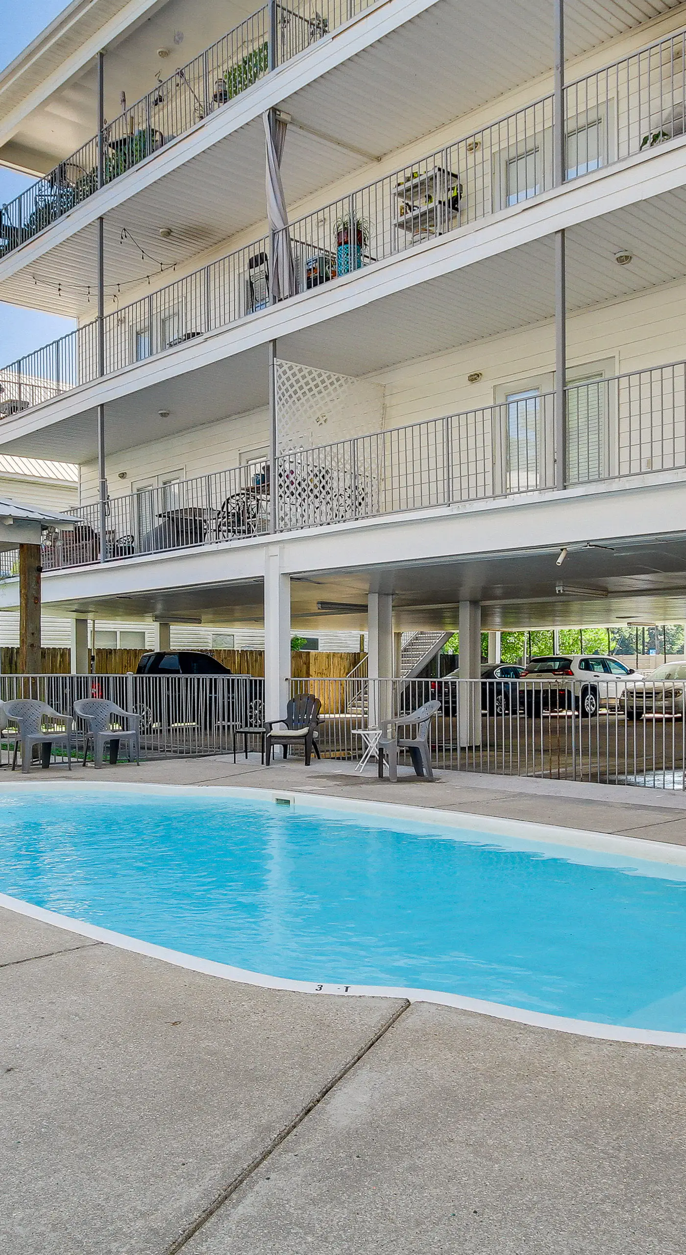 Bright Biloxi Condo: Walk to the Beach!