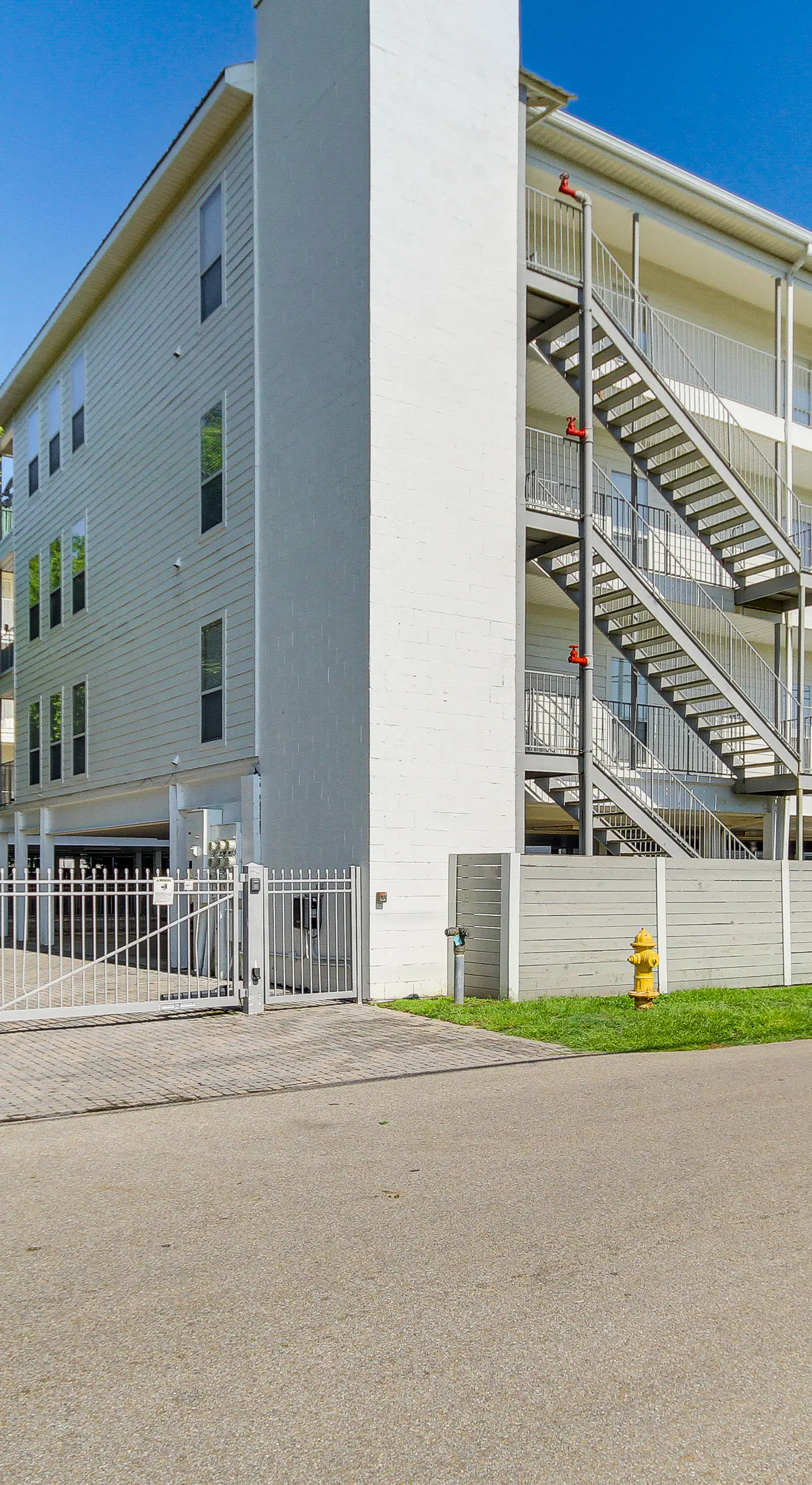 Bright Biloxi Condo: Walk to the Beach!