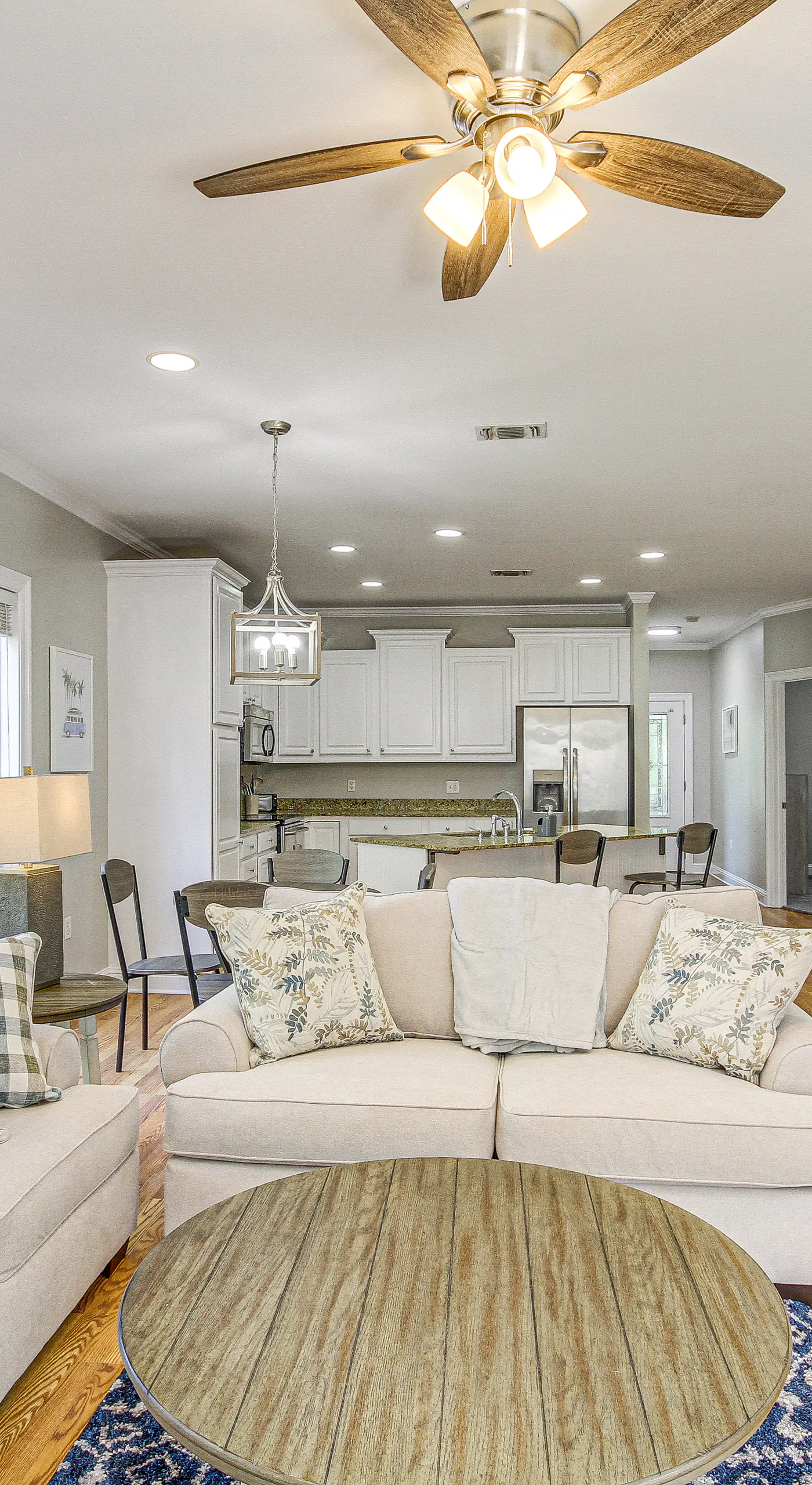 Bright Biloxi Condo: Walk to the Beach!