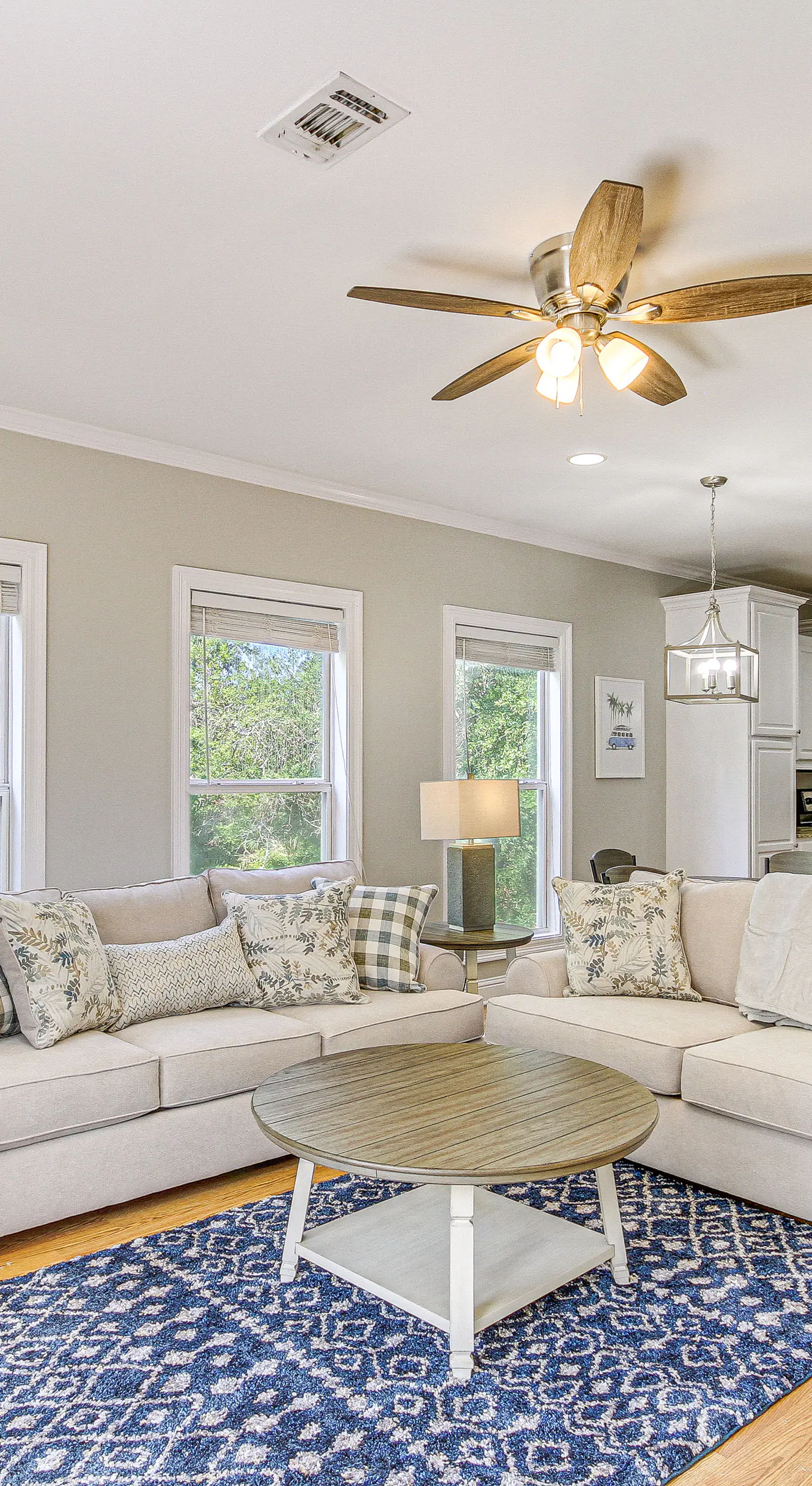 Bright Biloxi Condo: Walk to the Beach!