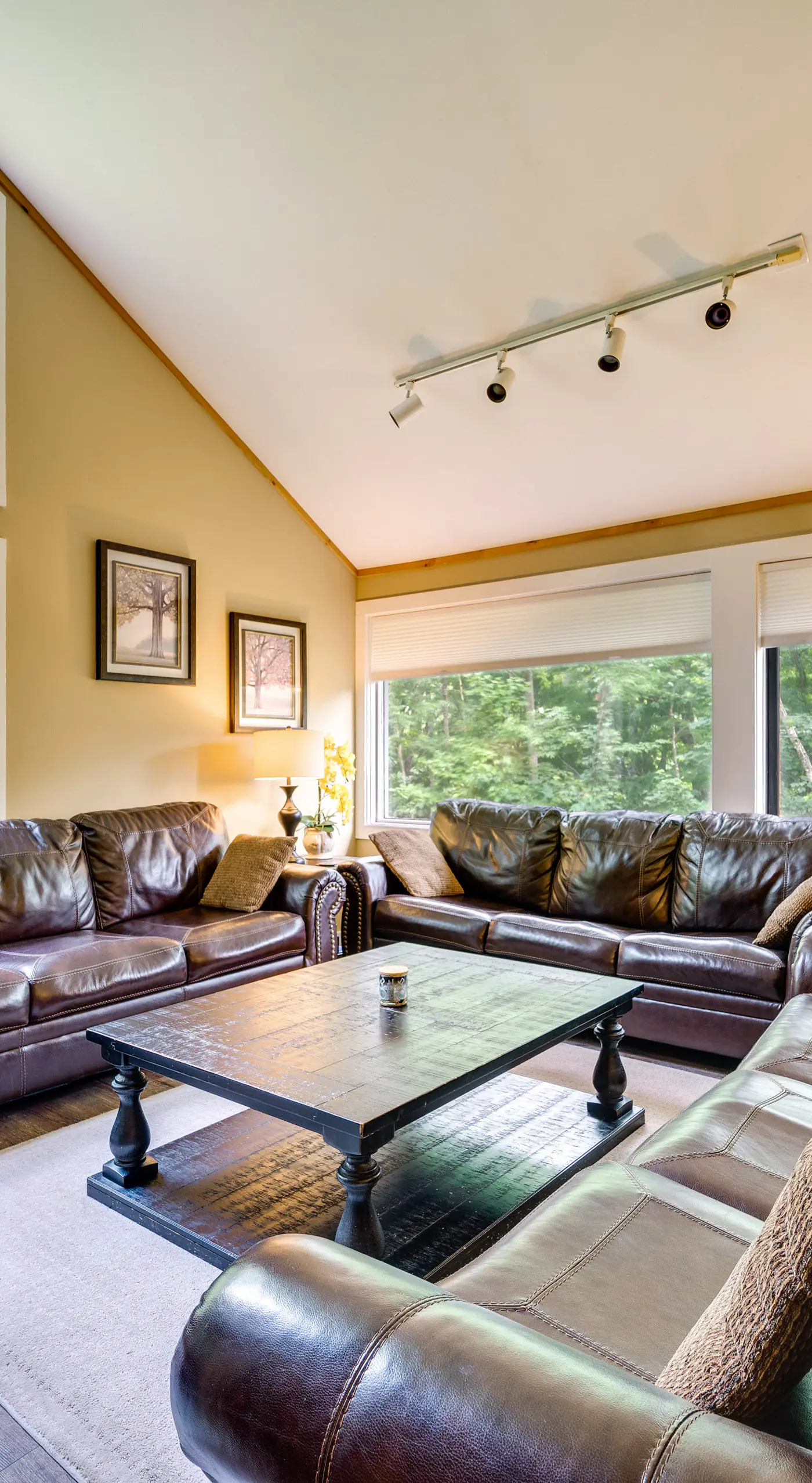 Lincoln Townhome w/ Community Pool & Club Access!
