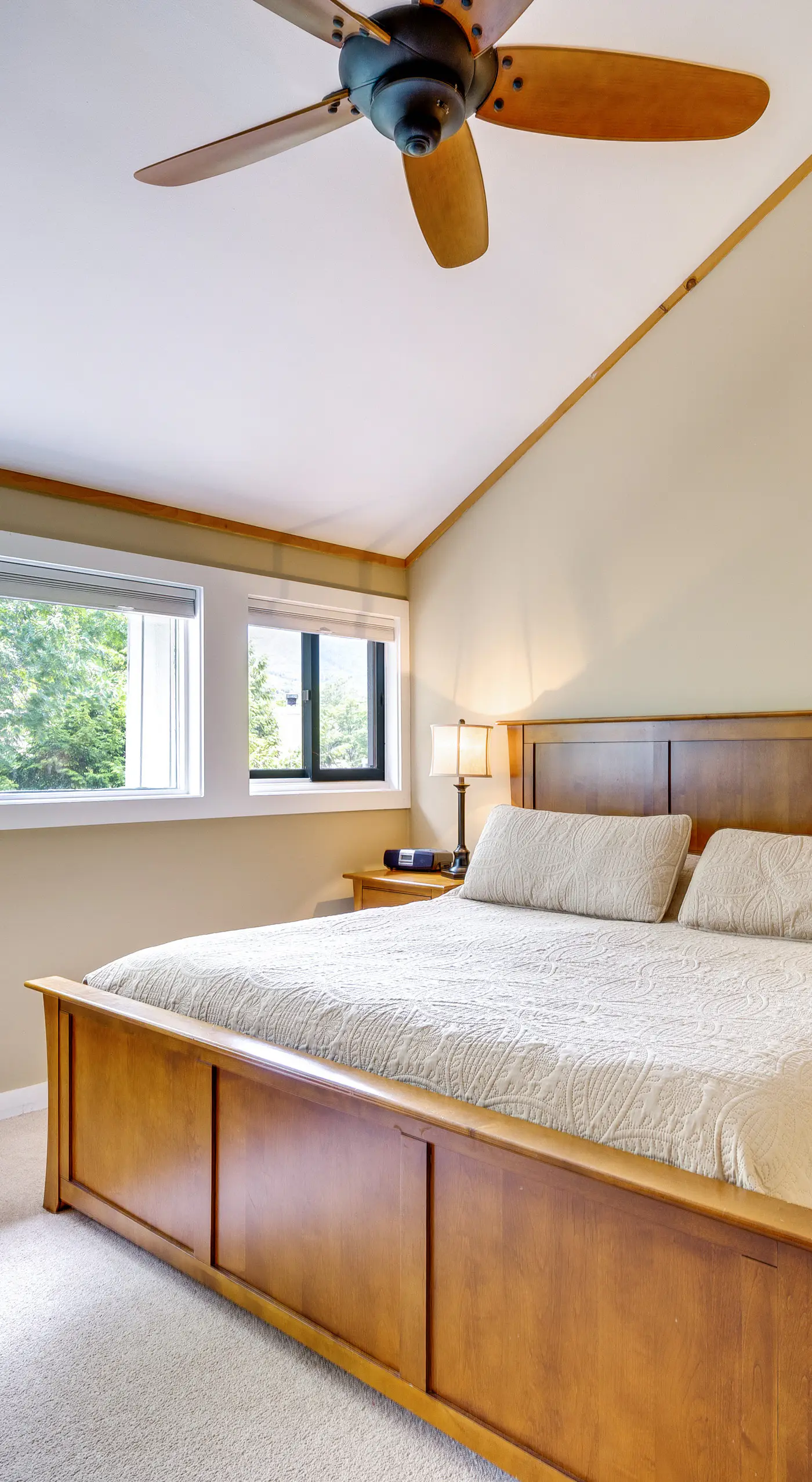 Lincoln Townhome w/ Community Pool & Club Access!