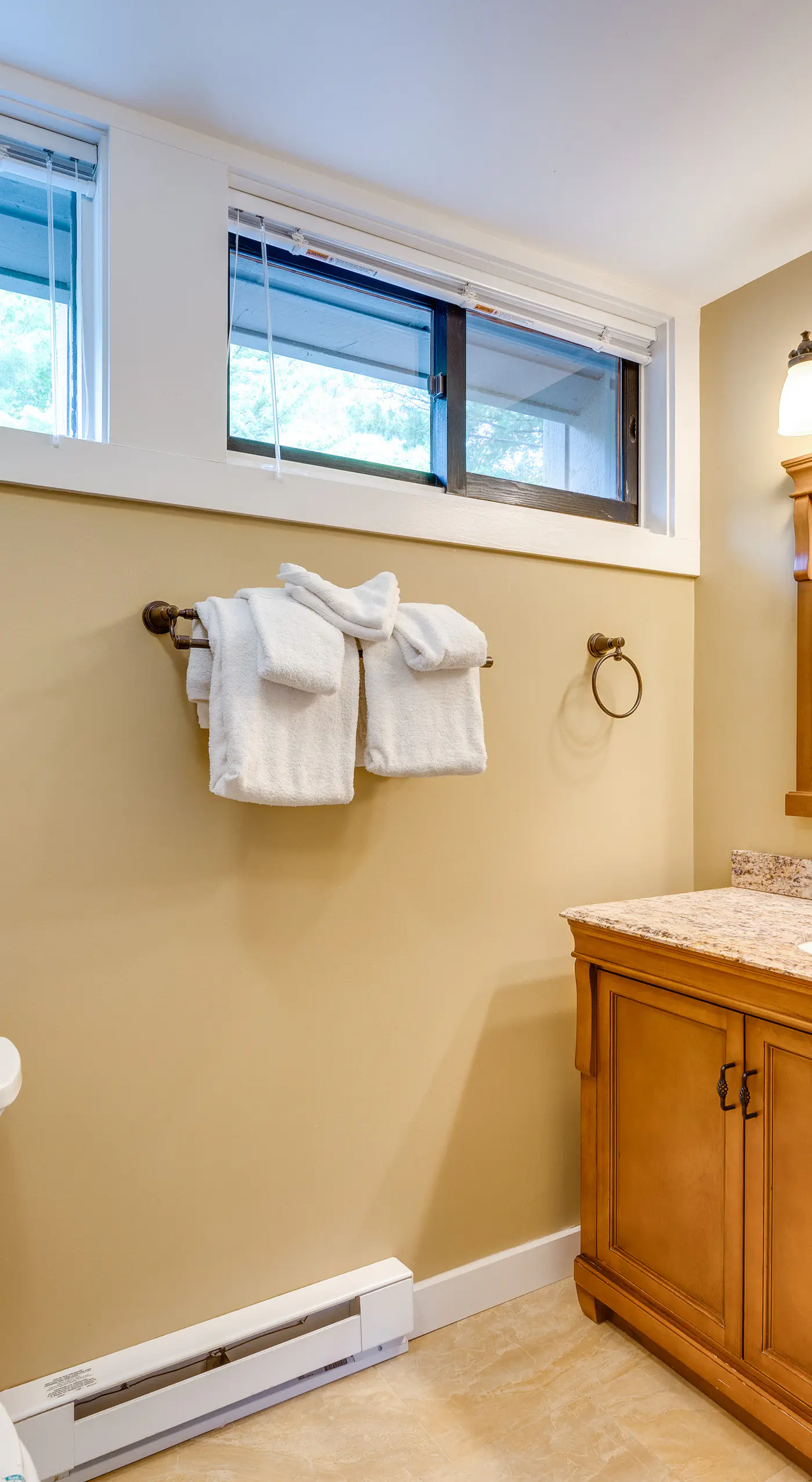 Lincoln Townhome w/ Community Pool & Club Access!