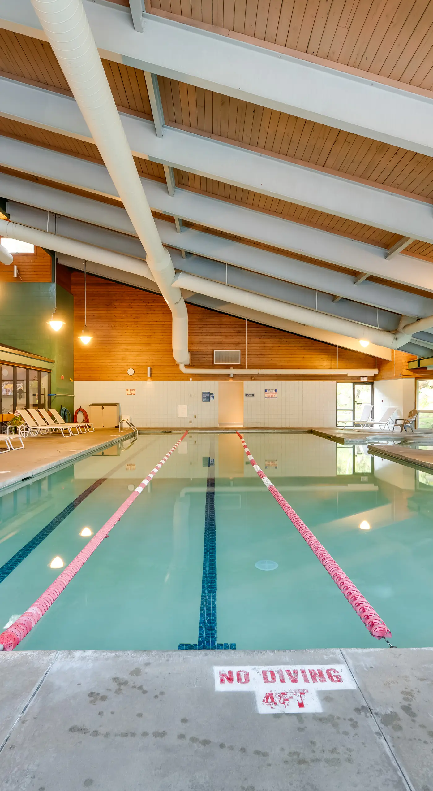 Lincoln Townhome w/ Community Pool & Club Access!