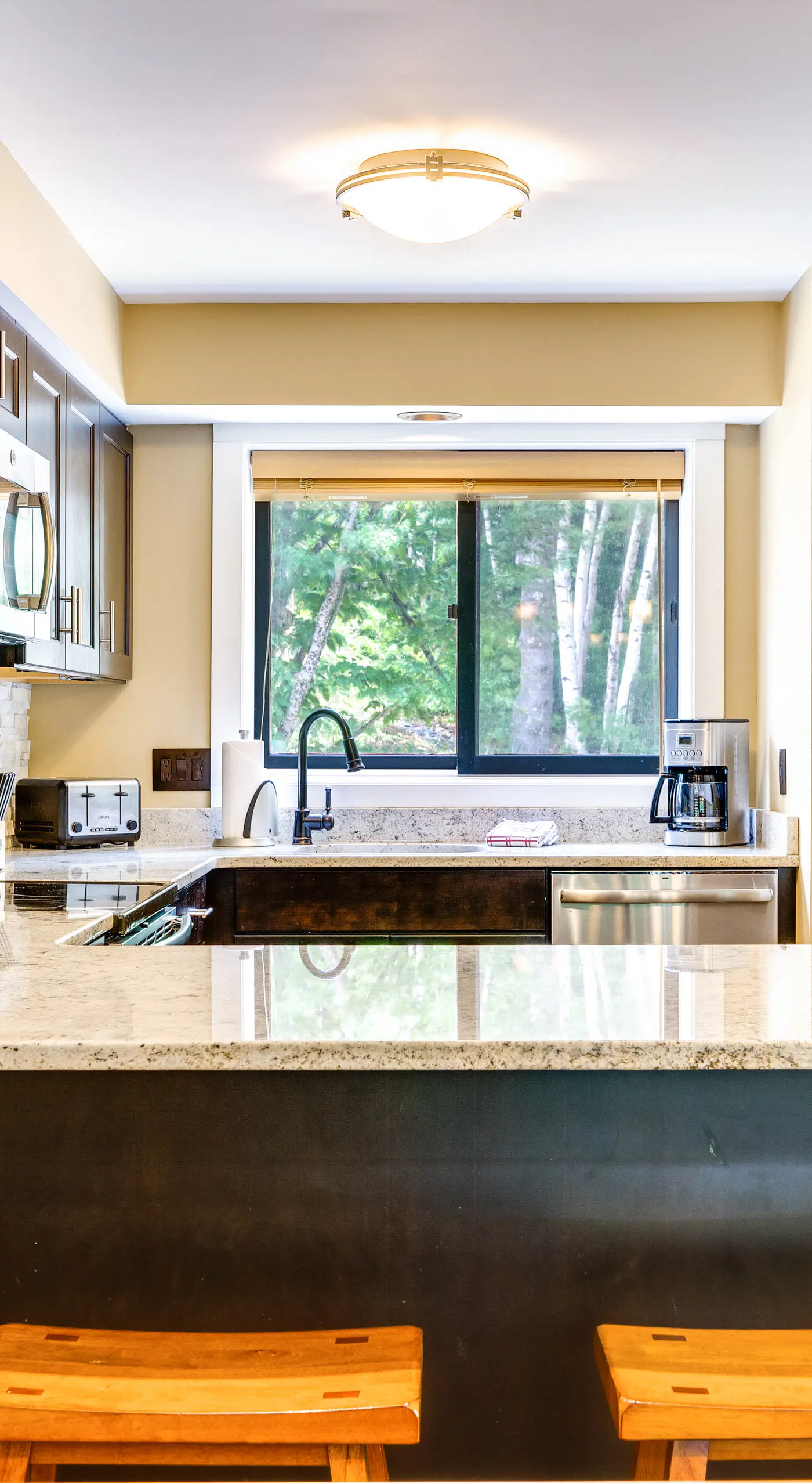 Lincoln Townhome w/ Community Pool & Club Access!