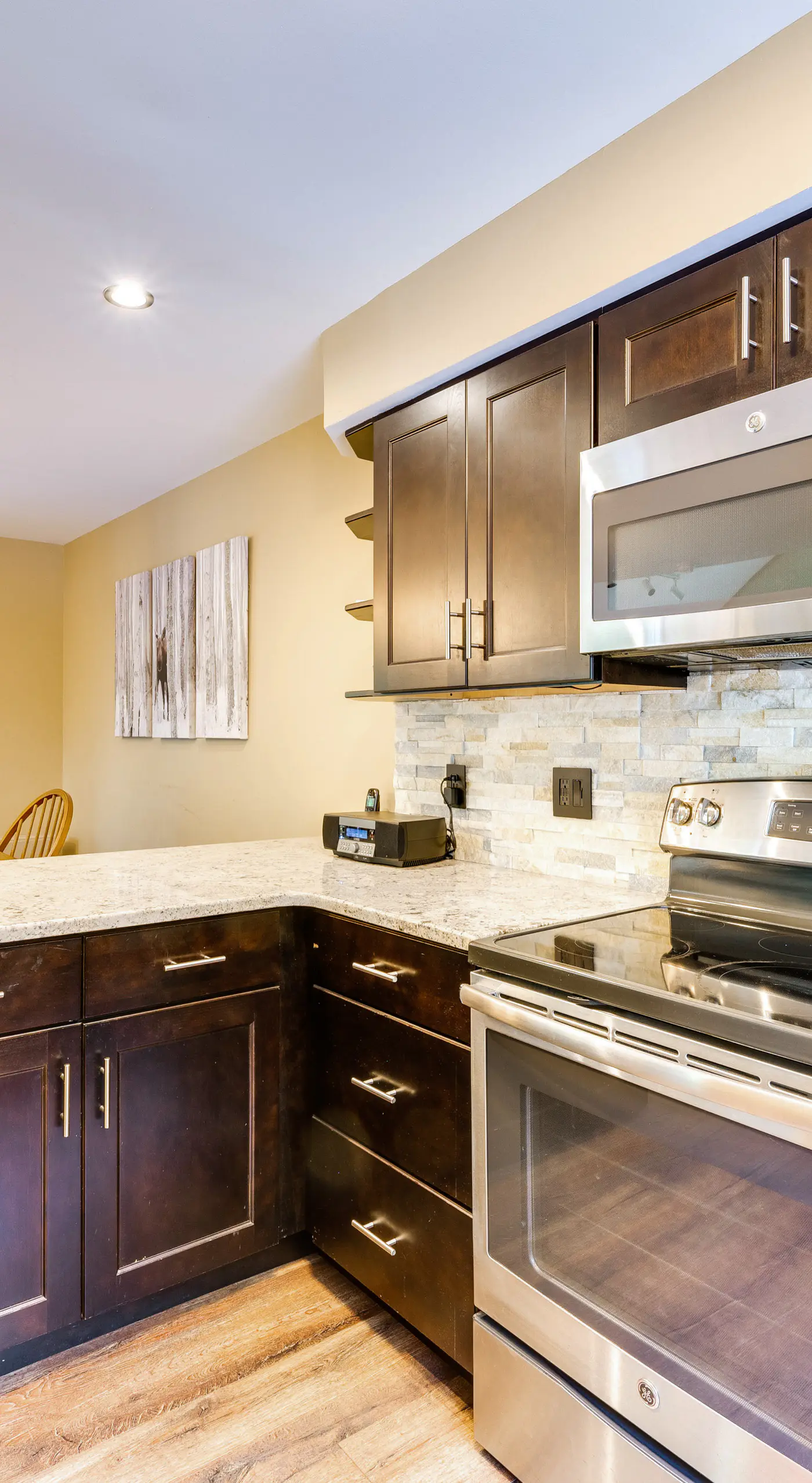 Lincoln Townhome w/ Community Pool & Club Access!