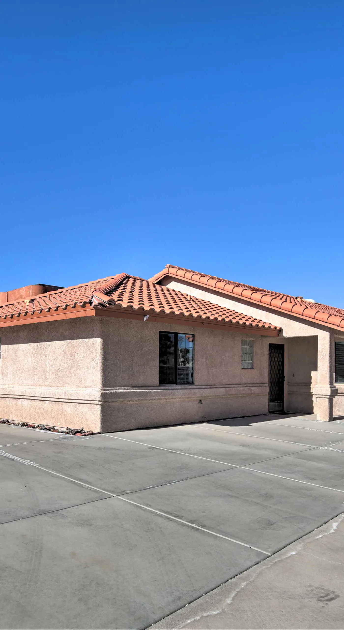 Patio, Rooftop Deck & Mtn Views: Lake Havasu Home!