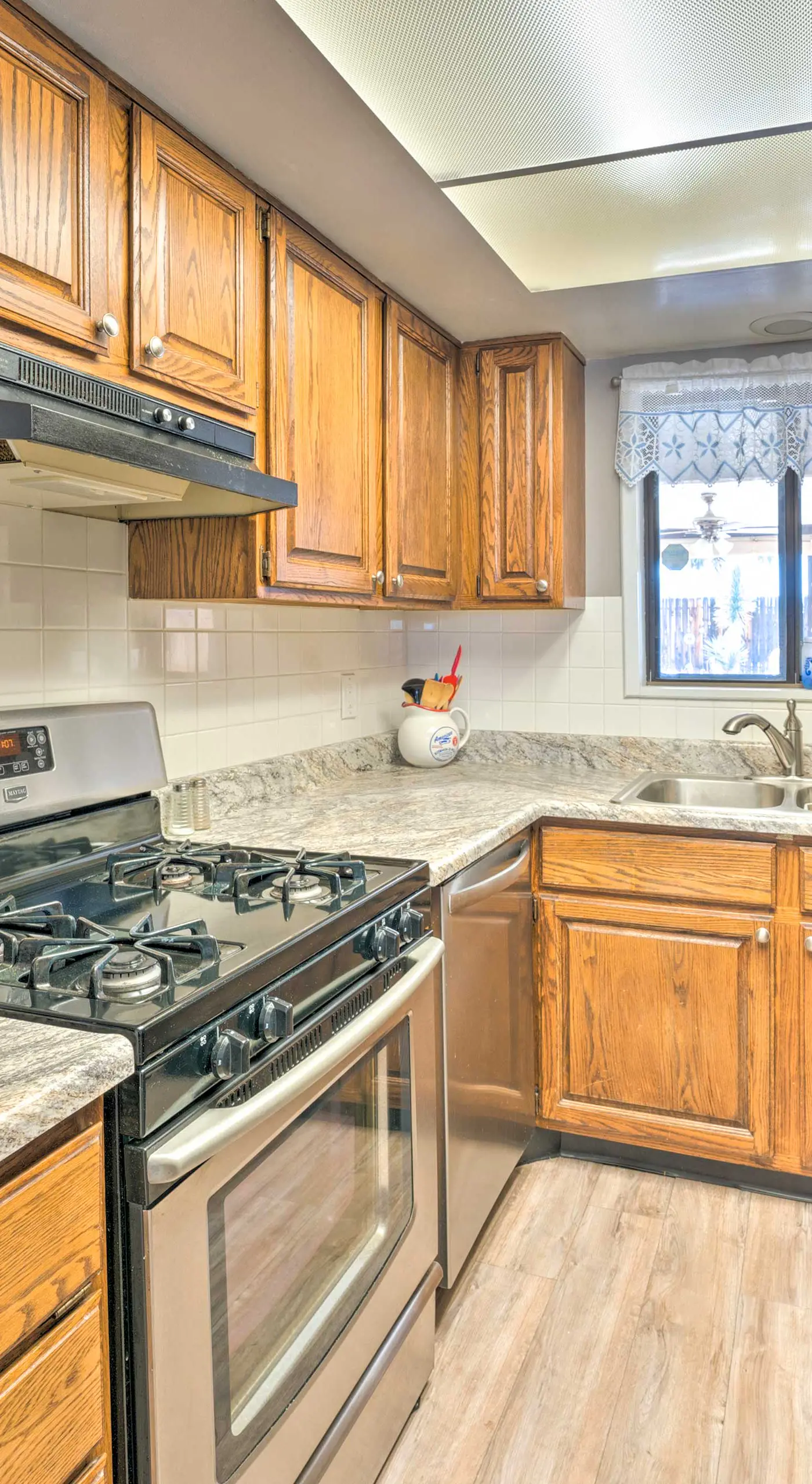 Lake Havasu Home w/ Pool - 2 Miles to Waterfront!