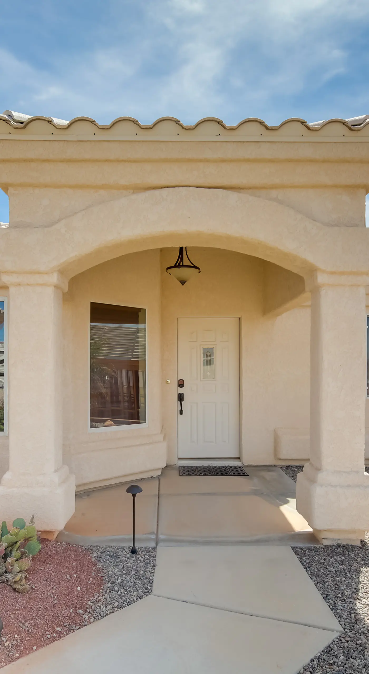 Pool, Hot Tub & Mtn Views: Lake Havasu City Home!