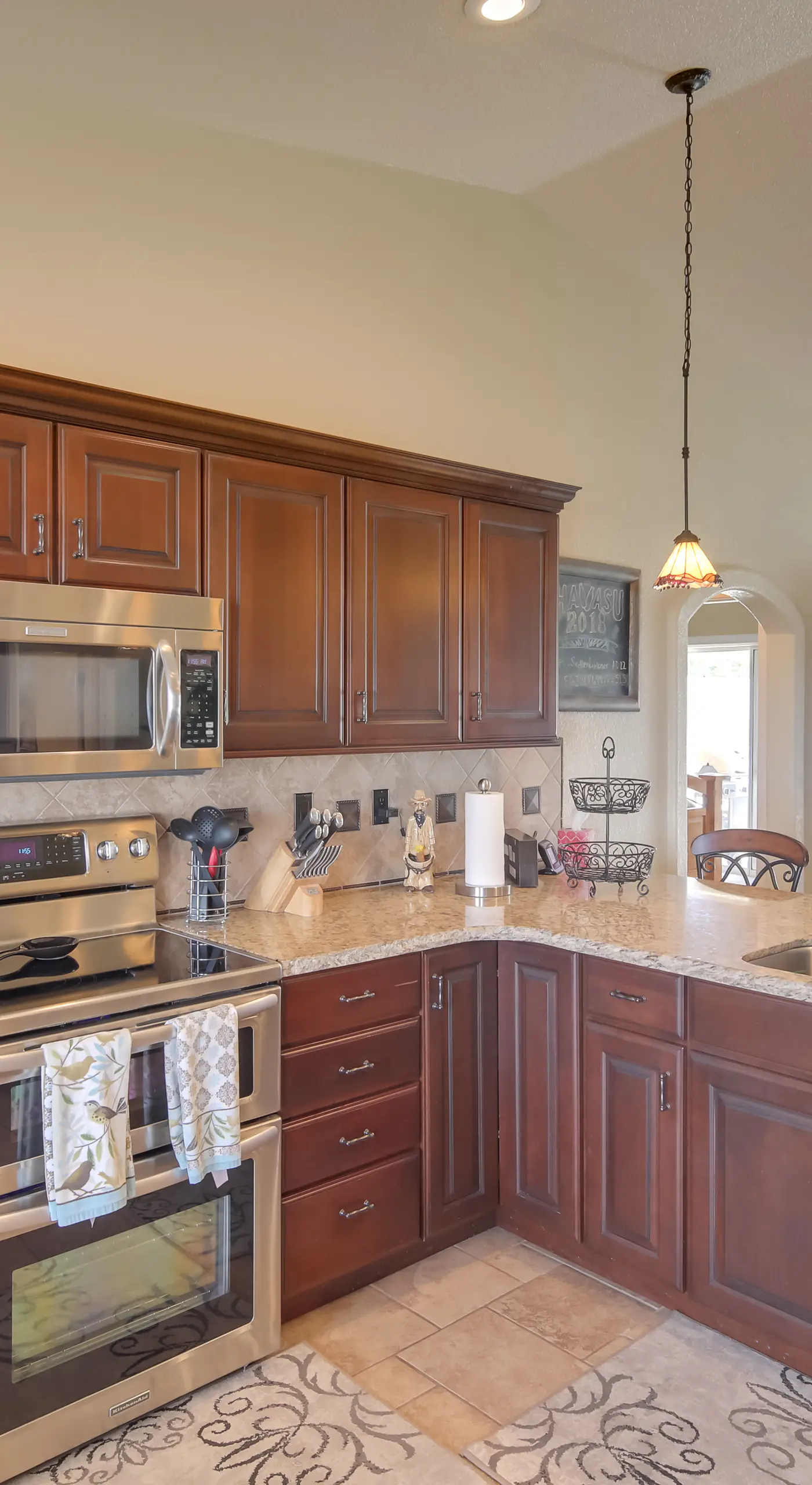 Pool, Hot Tub & Mtn Views: Lake Havasu City Home!