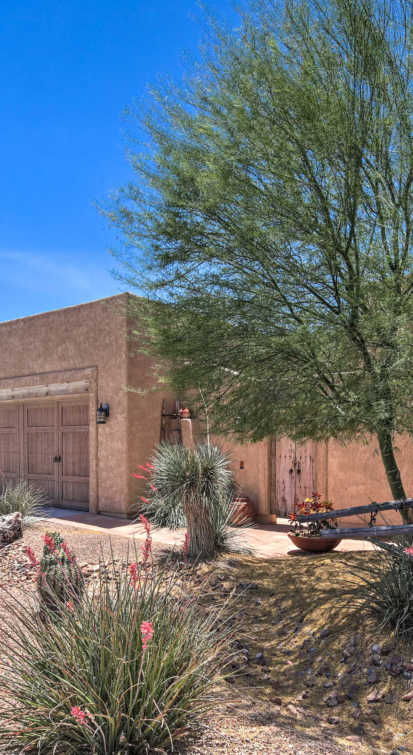 Patio, Grill & Yard: Pet-Friendly Lake Havasu Gem