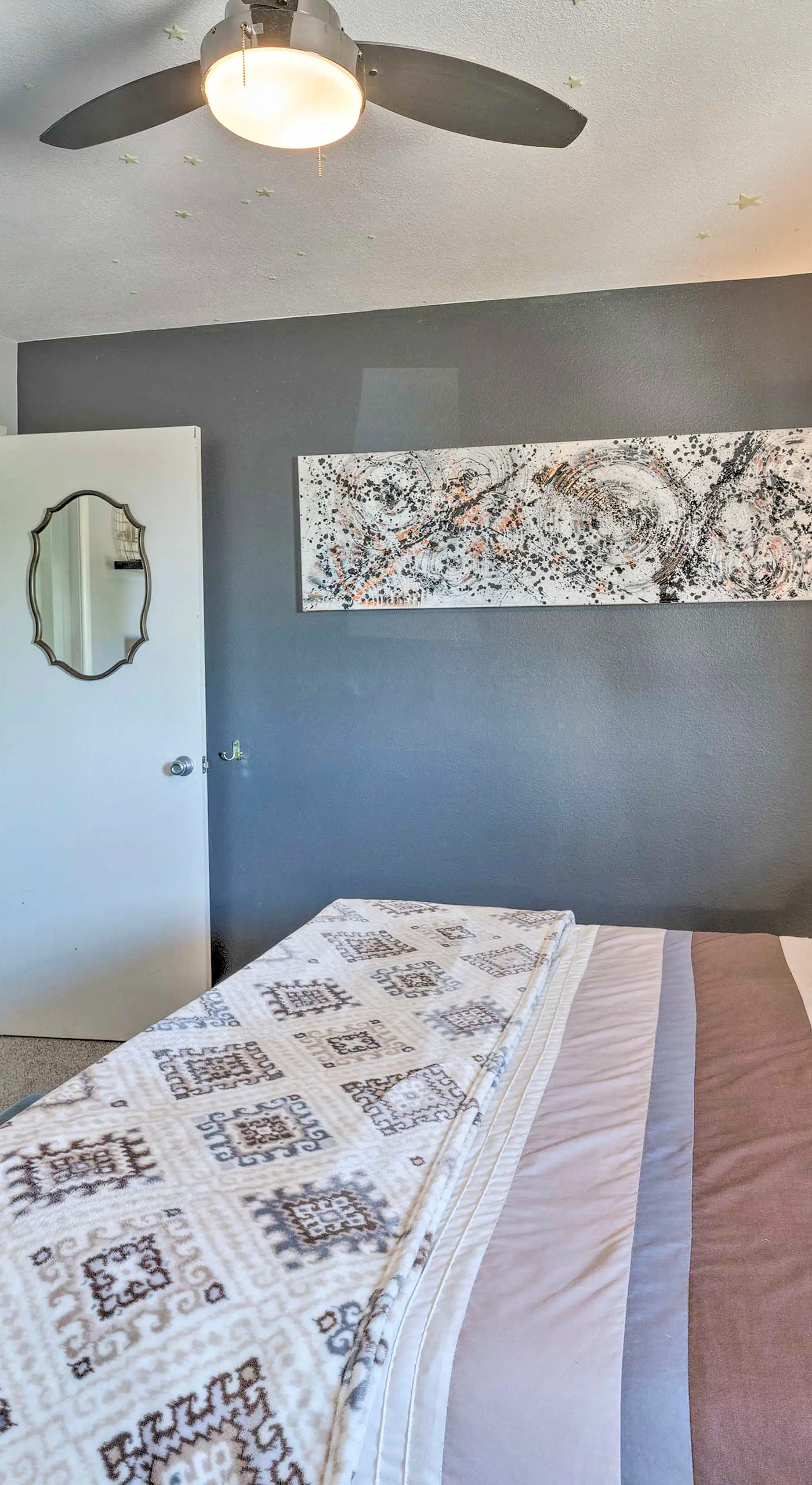 4 Mi to Beach: Lake Havasu Apartment w/ Pool!