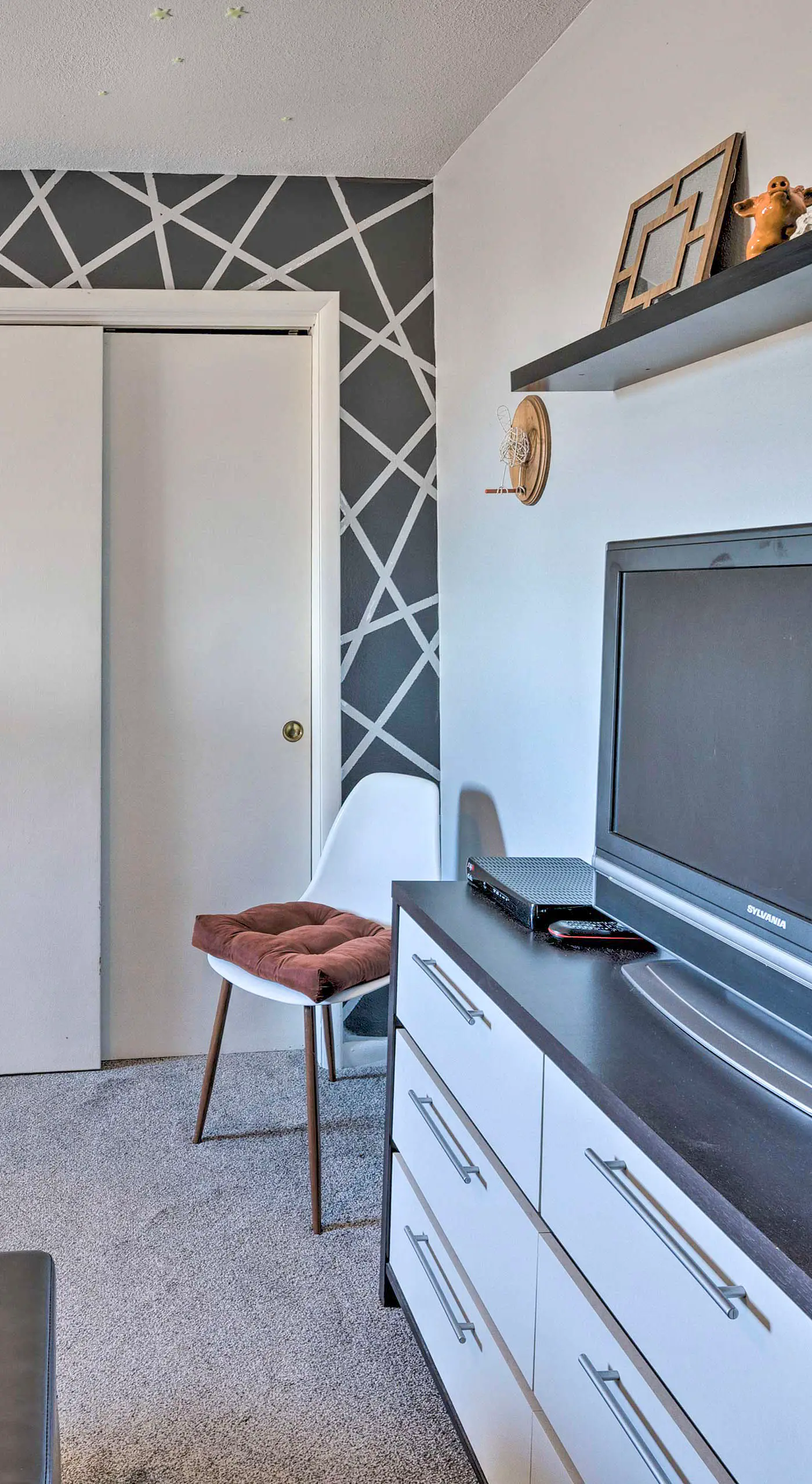 4 Mi to Beach: Lake Havasu Apartment w/ Pool!