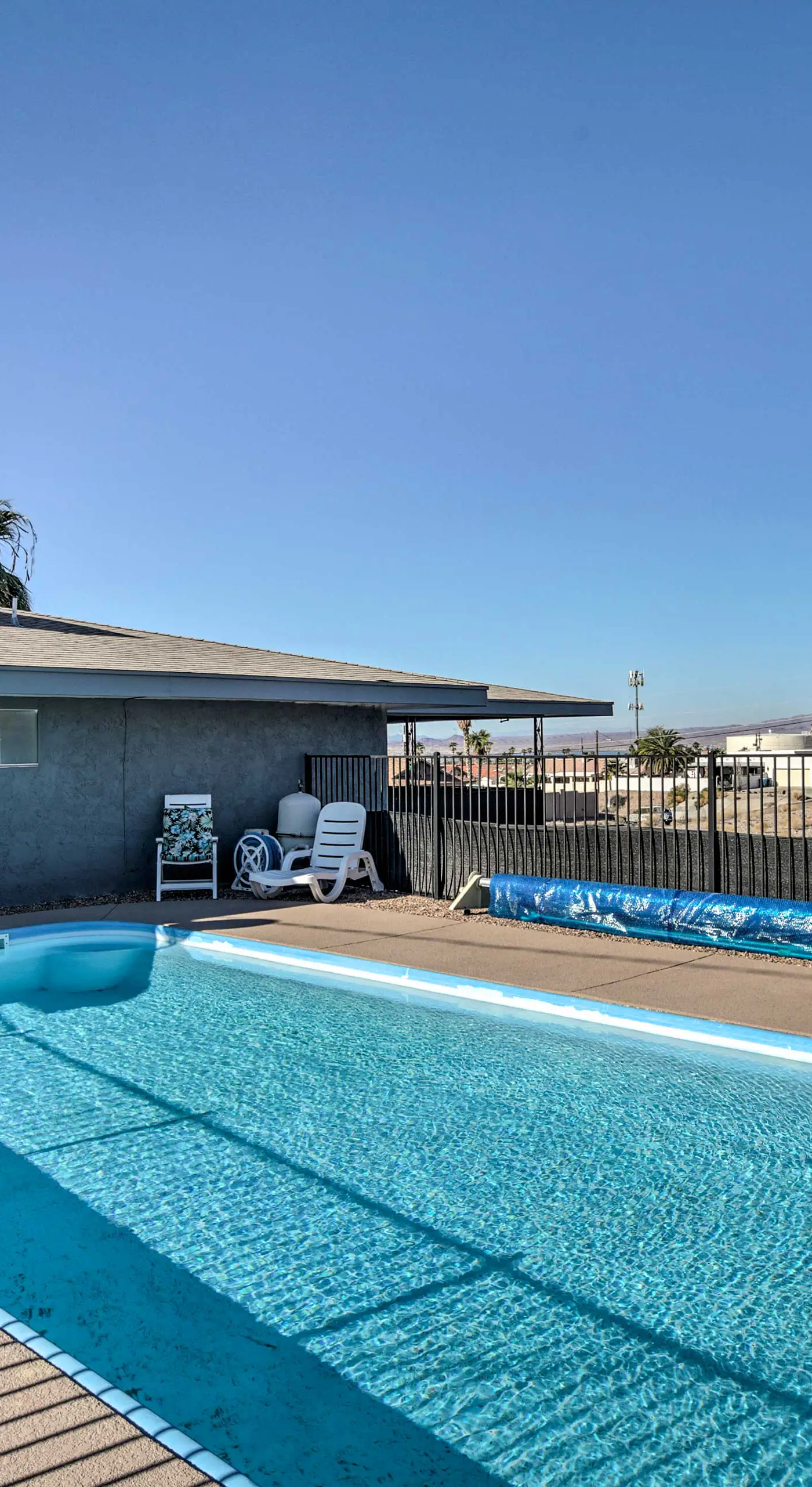 4 Mi to Beach: Lake Havasu Apartment w/ Pool!