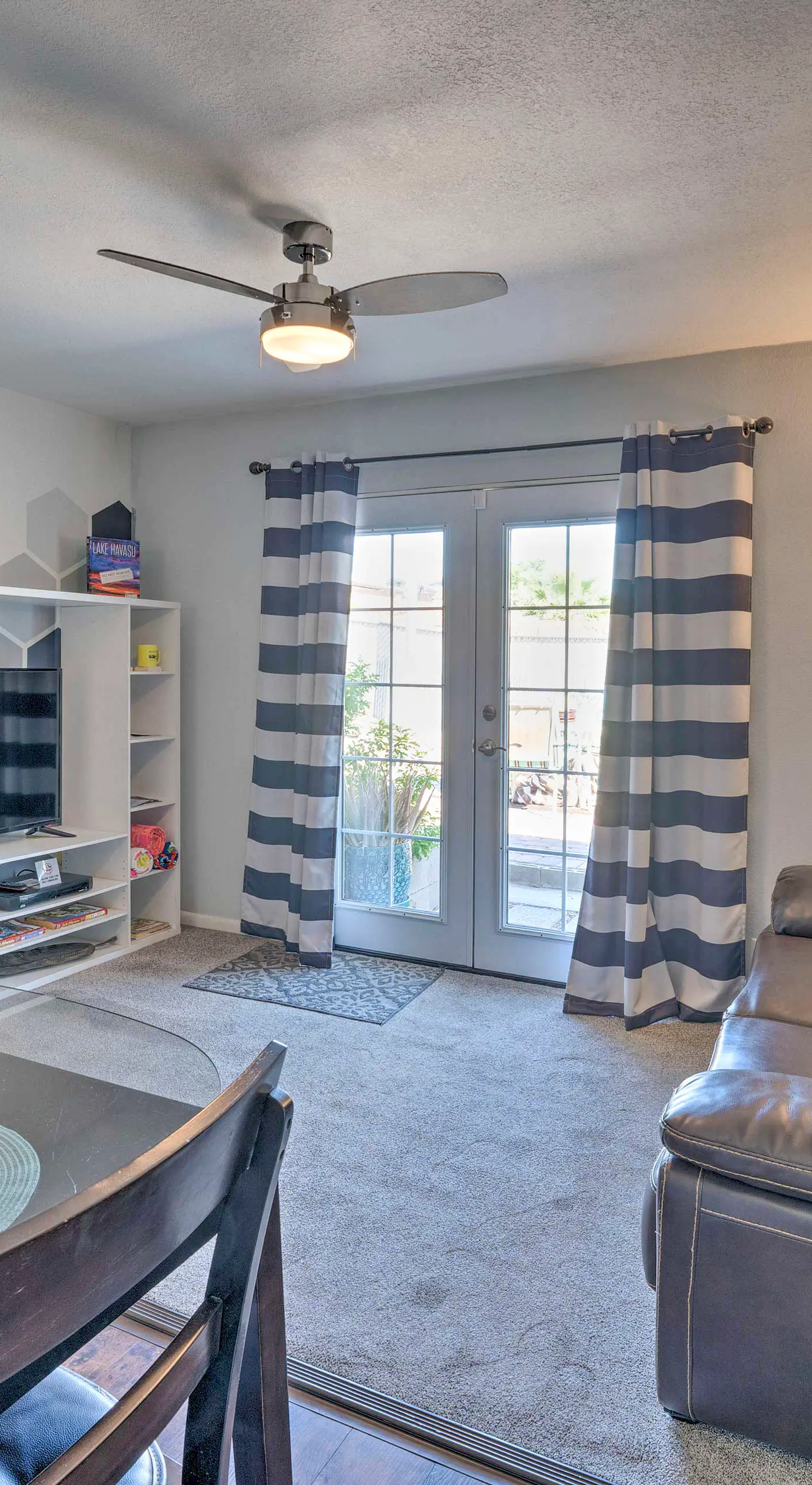 4 Mi to Beach: Lake Havasu Apartment w/ Pool!