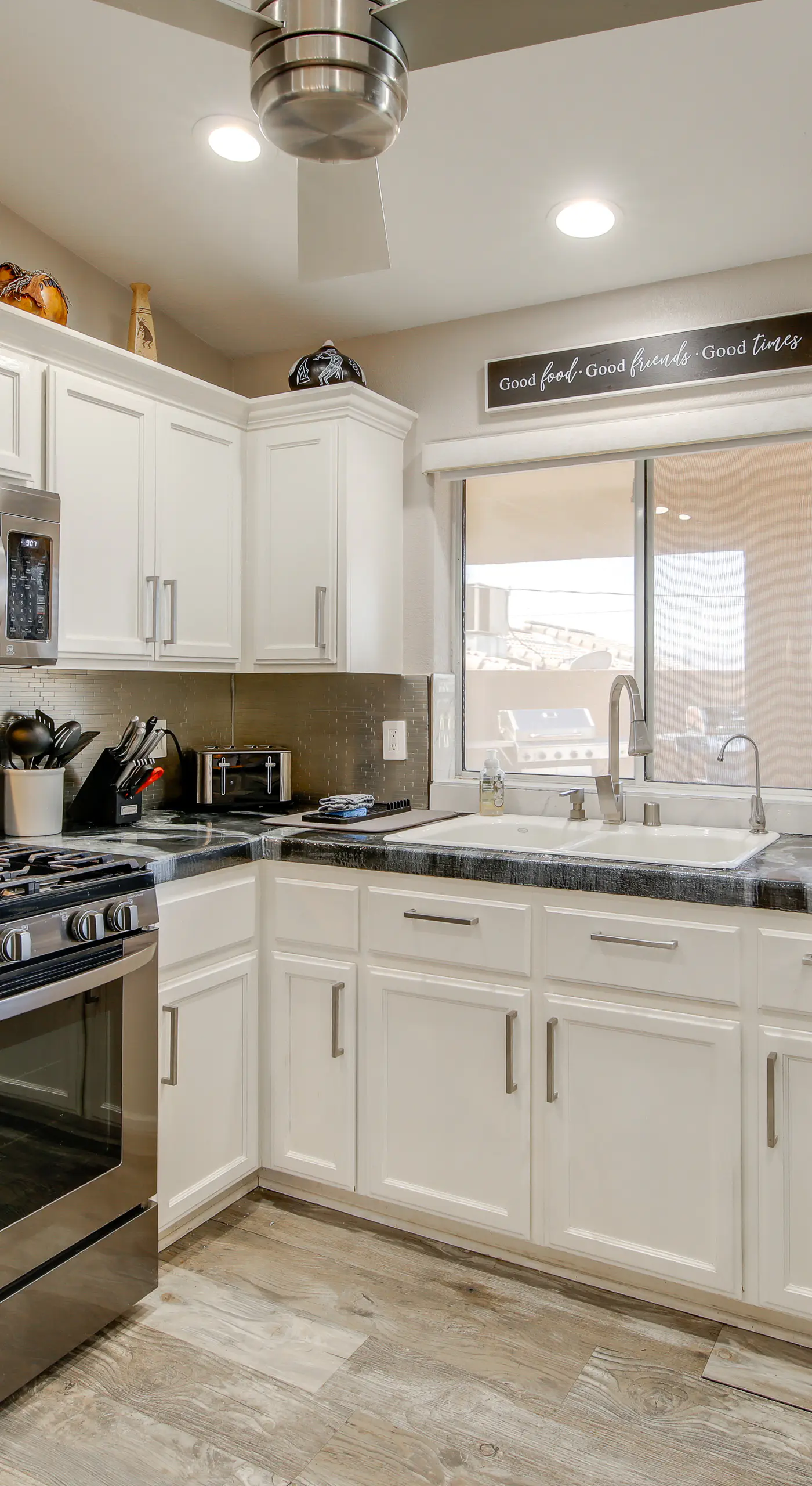 4 Mi to the Lake! Pet-Friendly Havasu Home