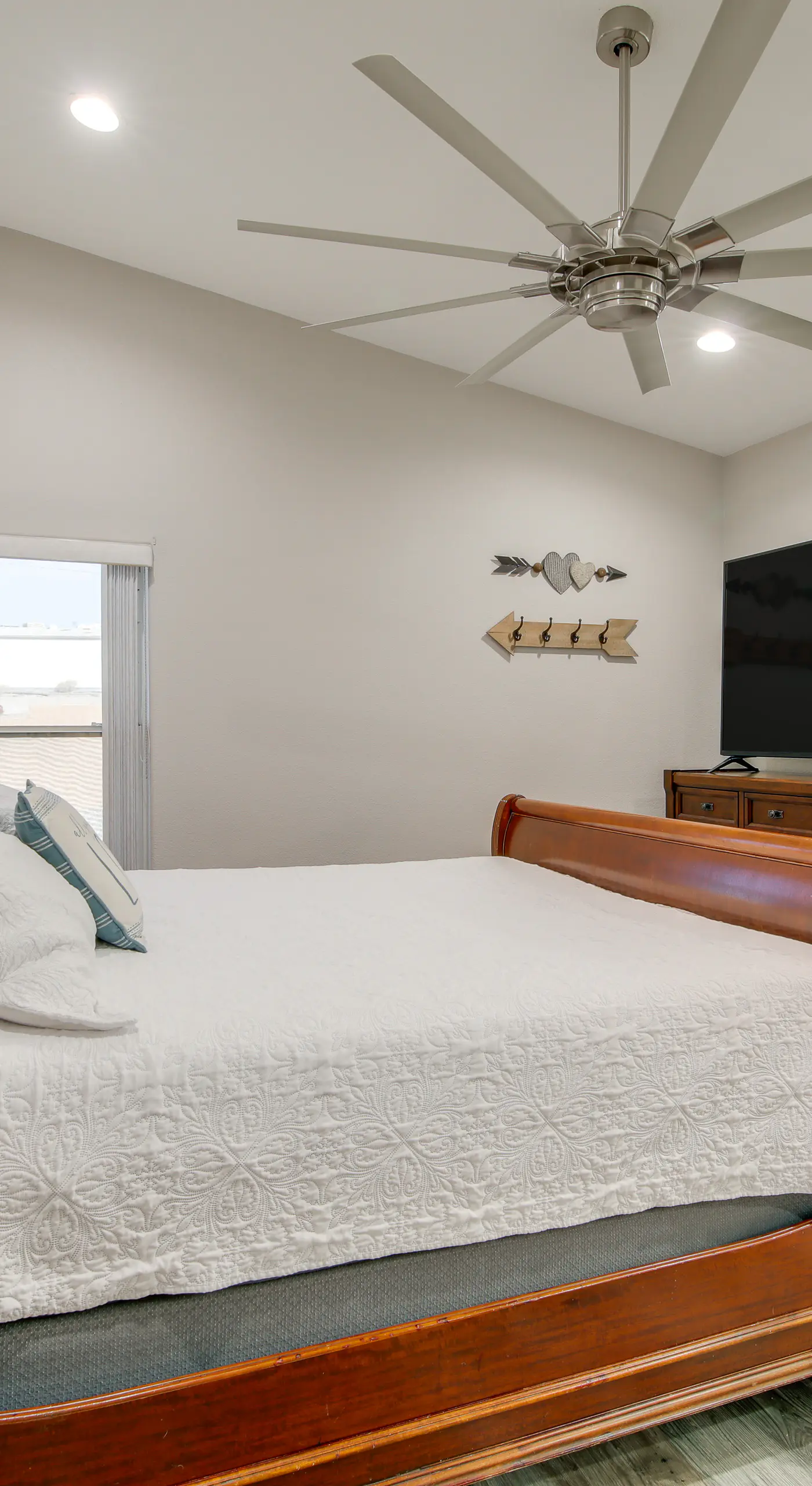 4 Mi to the Lake! Pet-Friendly Havasu Home